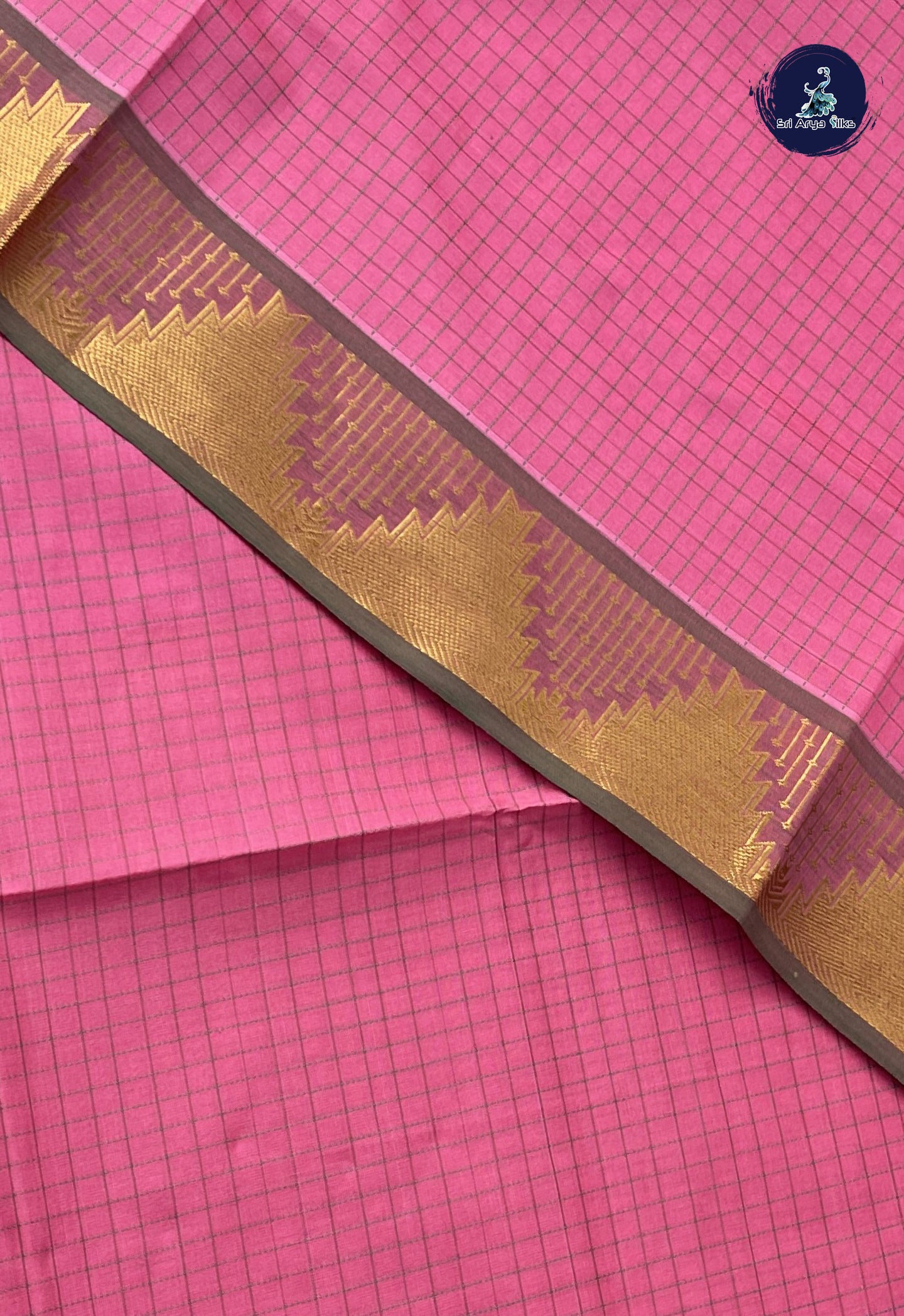 Mauve Checked Saree With Checked Pattern