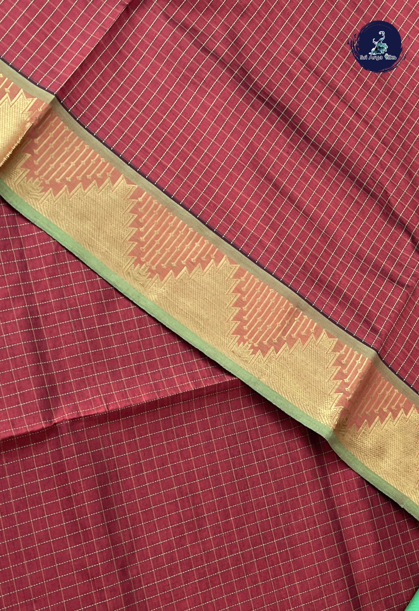 Maroon Checked Saree With Checked Pattern