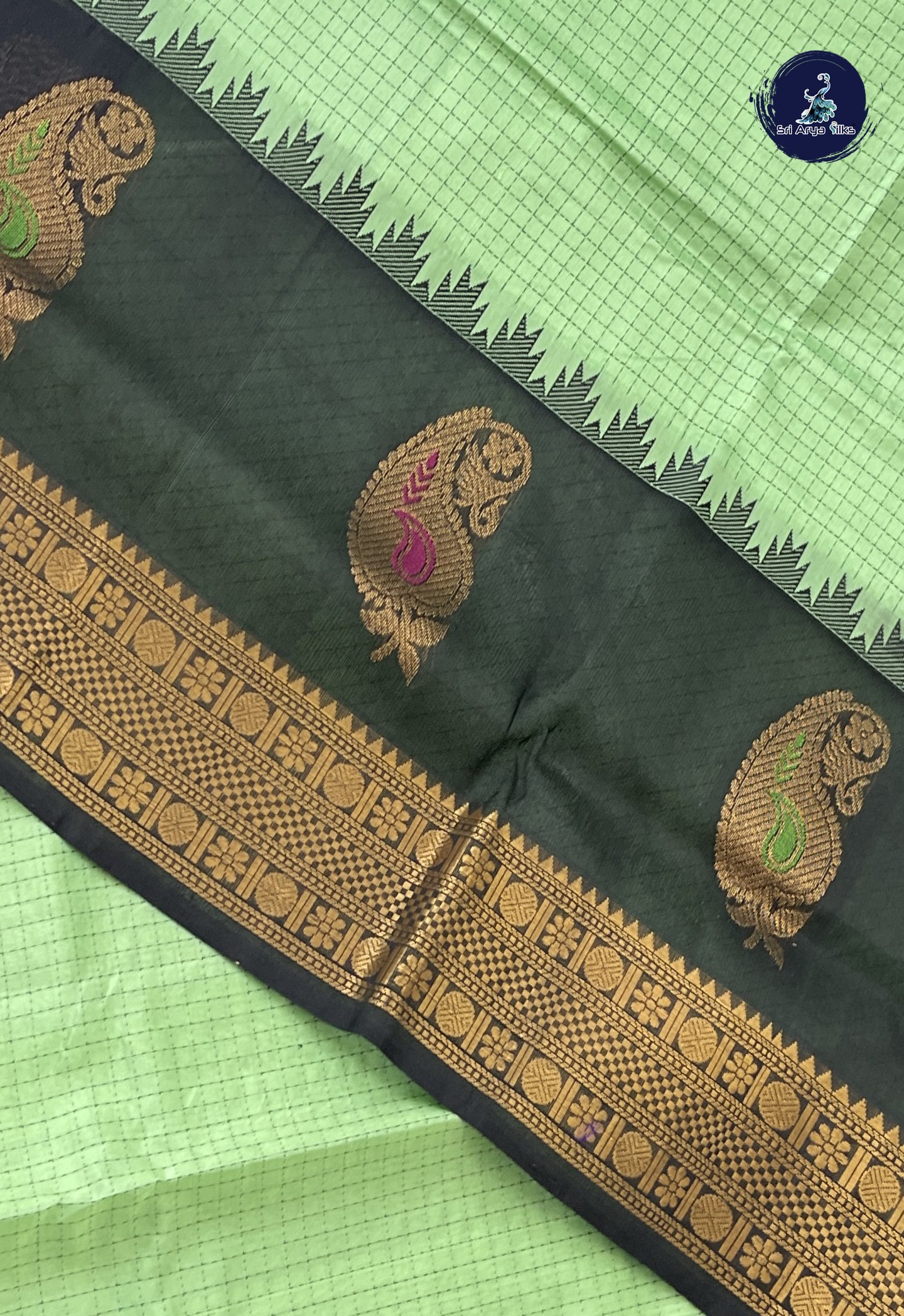 Light Green Checked Saree With Checked Pattern