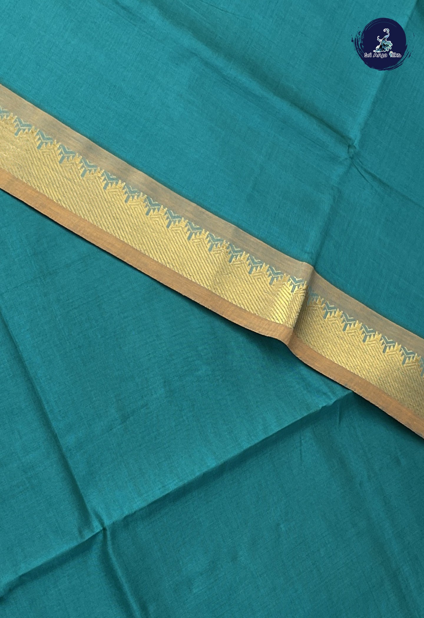 Green Kanchi Semi Silk Cotton Saree With Plain Pattern