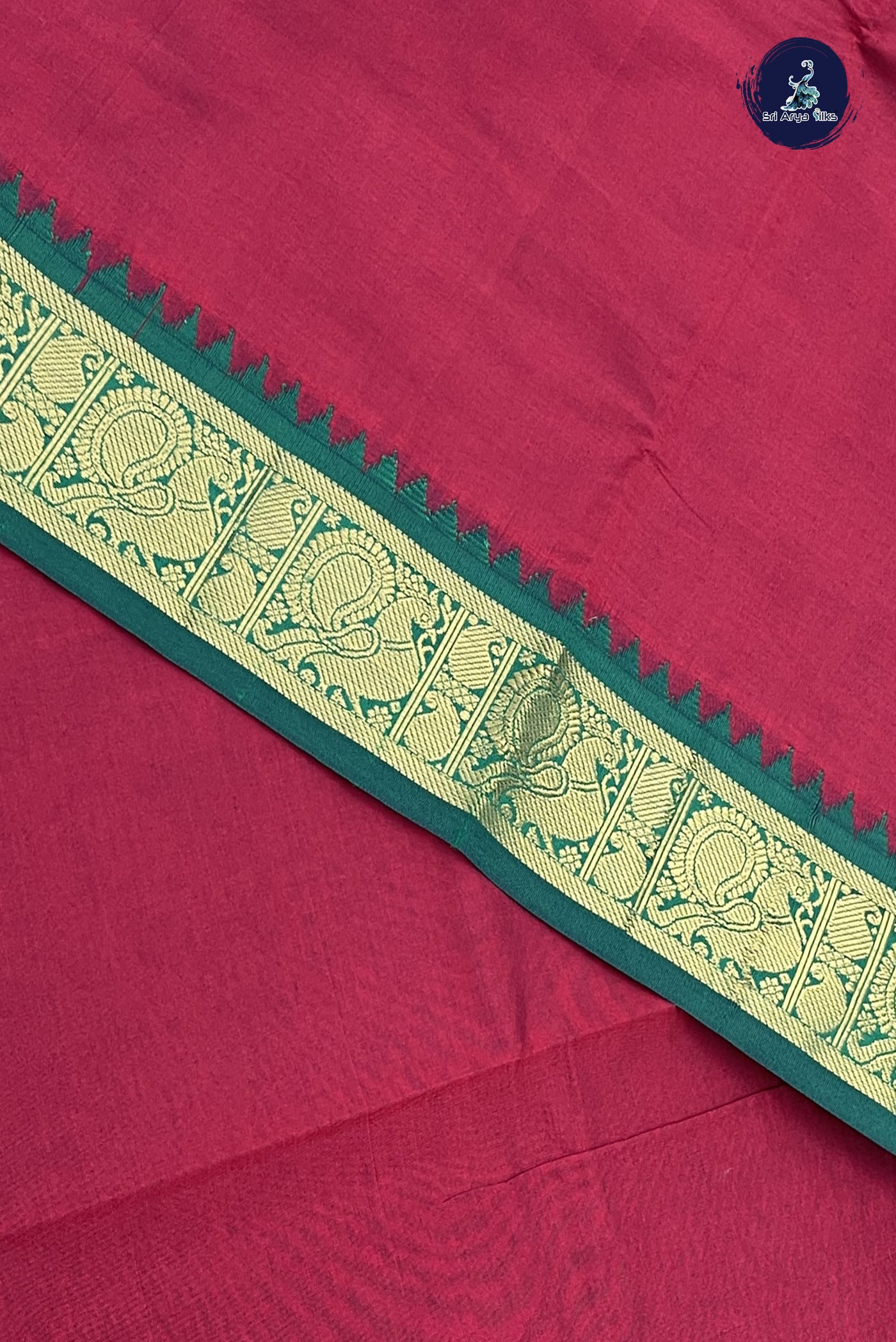 Red Kanchi Semi Silk Cotton Saree With Plain Pattern