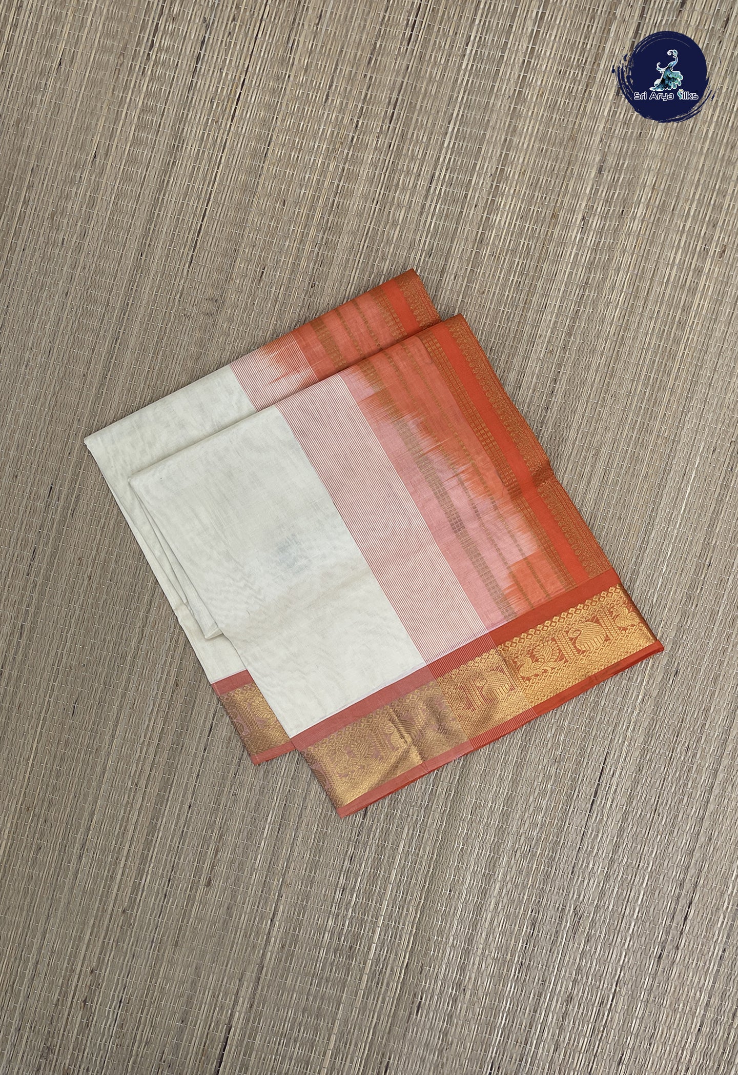Off White Simple Silk Cotton Saree With Plain Pattern