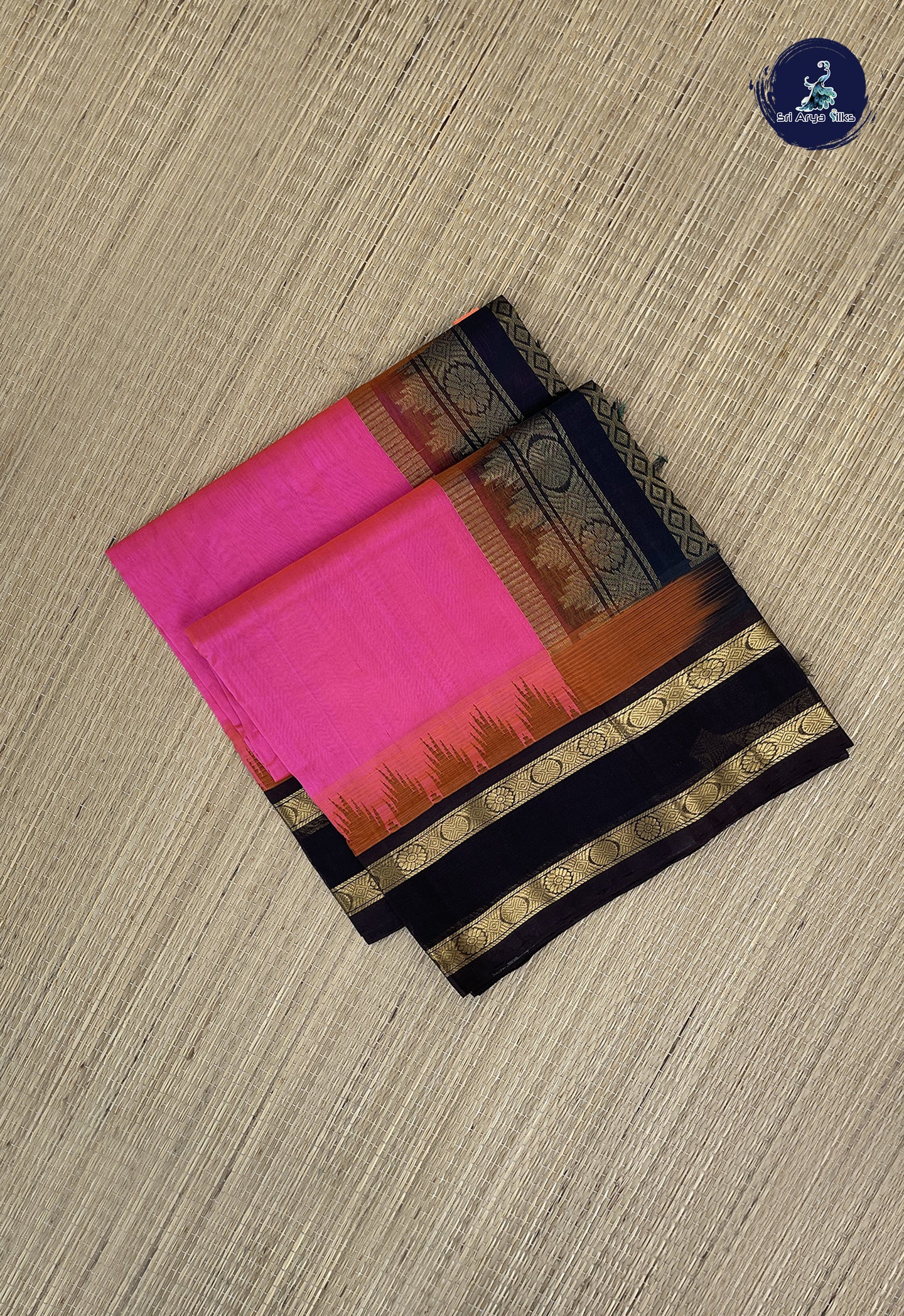 Dual Tone Pink Korvai Contrast Silk Saree With Plain Pattern