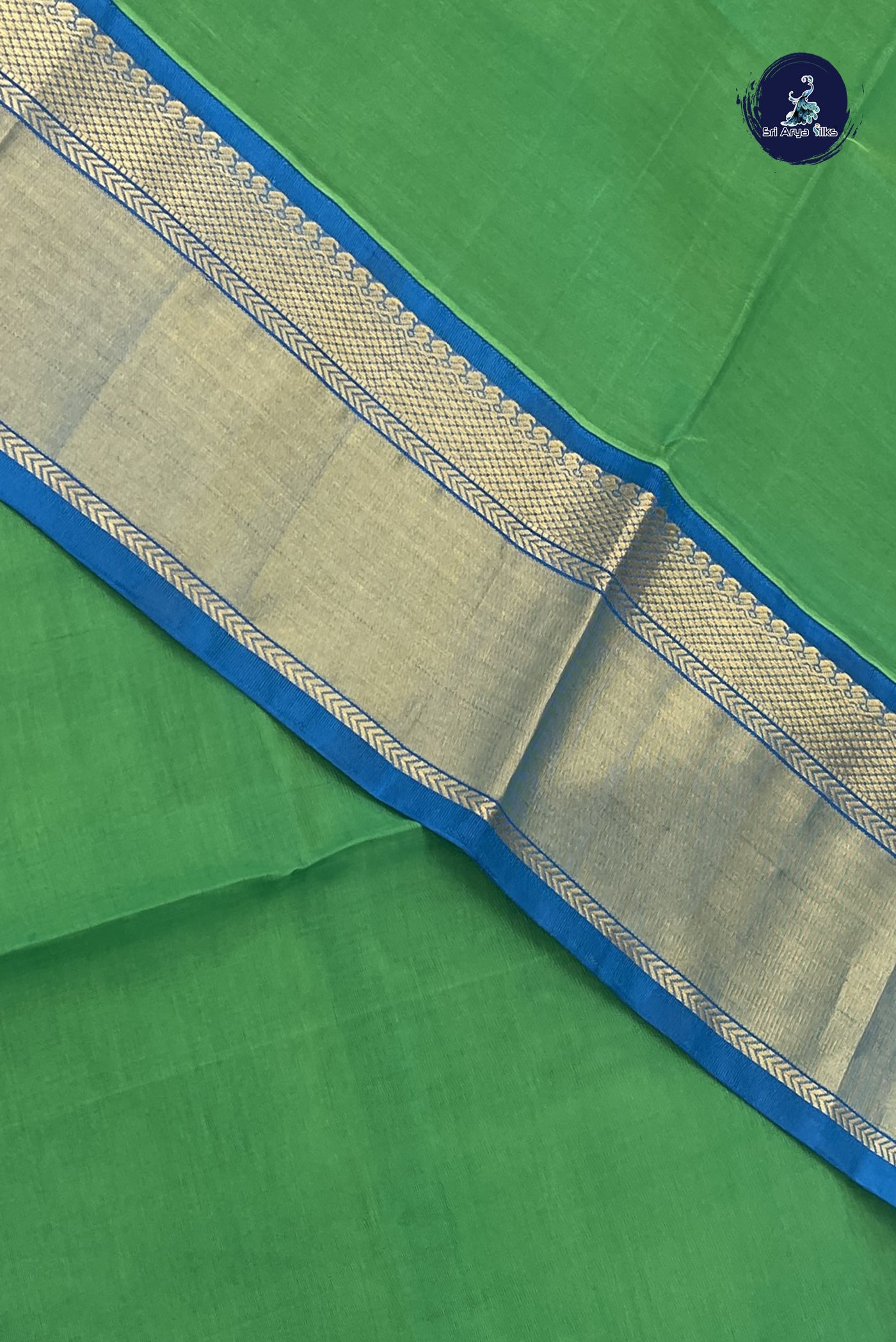Green Korvai Contrast Silk Saree With Plain Pattern
