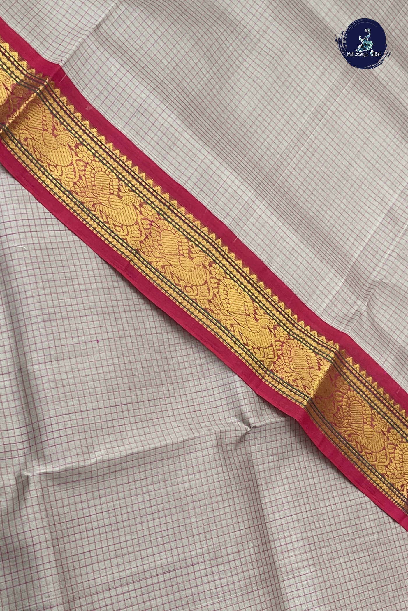 Grey Checked Saree With Checked Pattern