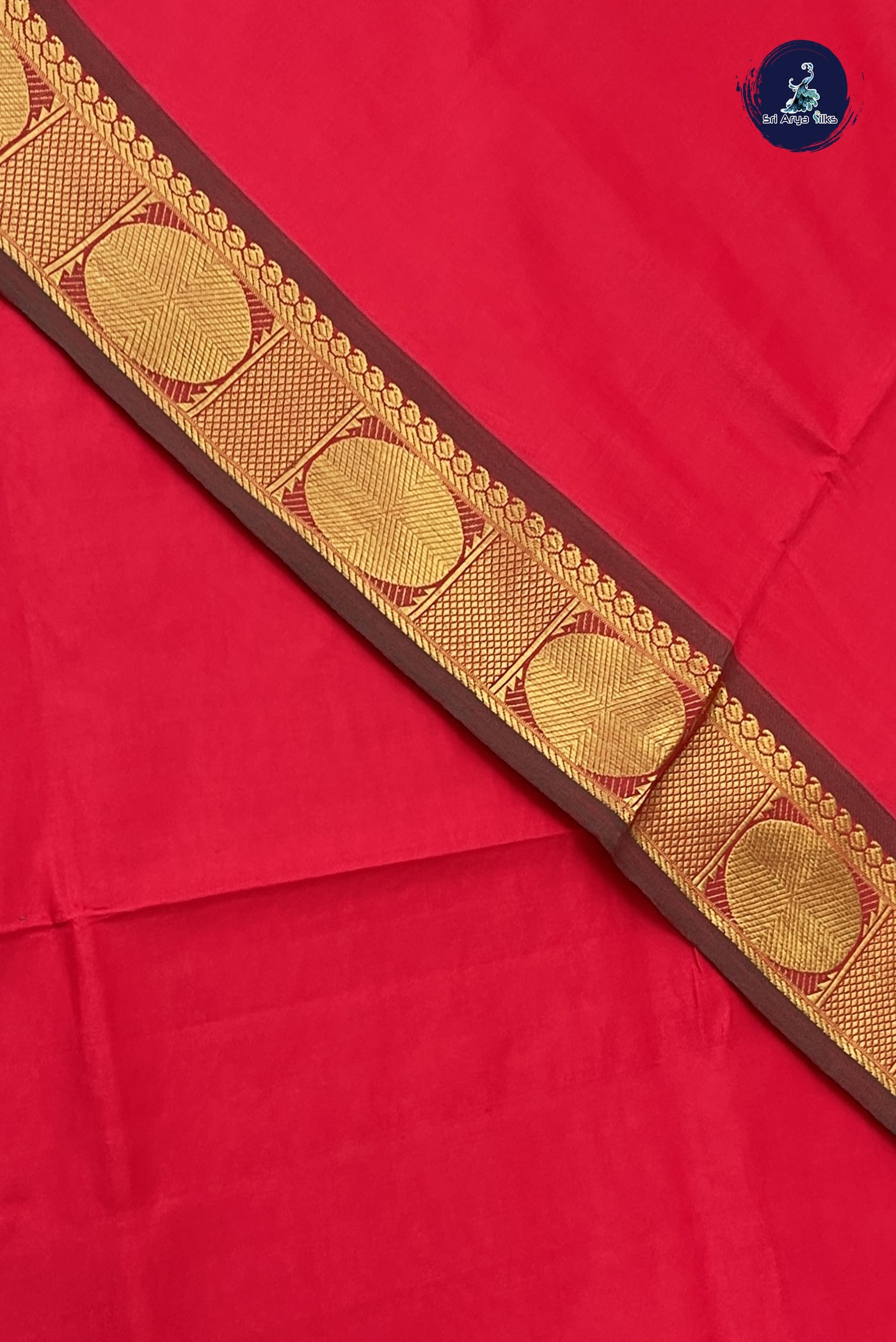 Red Kanchi Semi Silk Cotton Saree With Plain Pattern