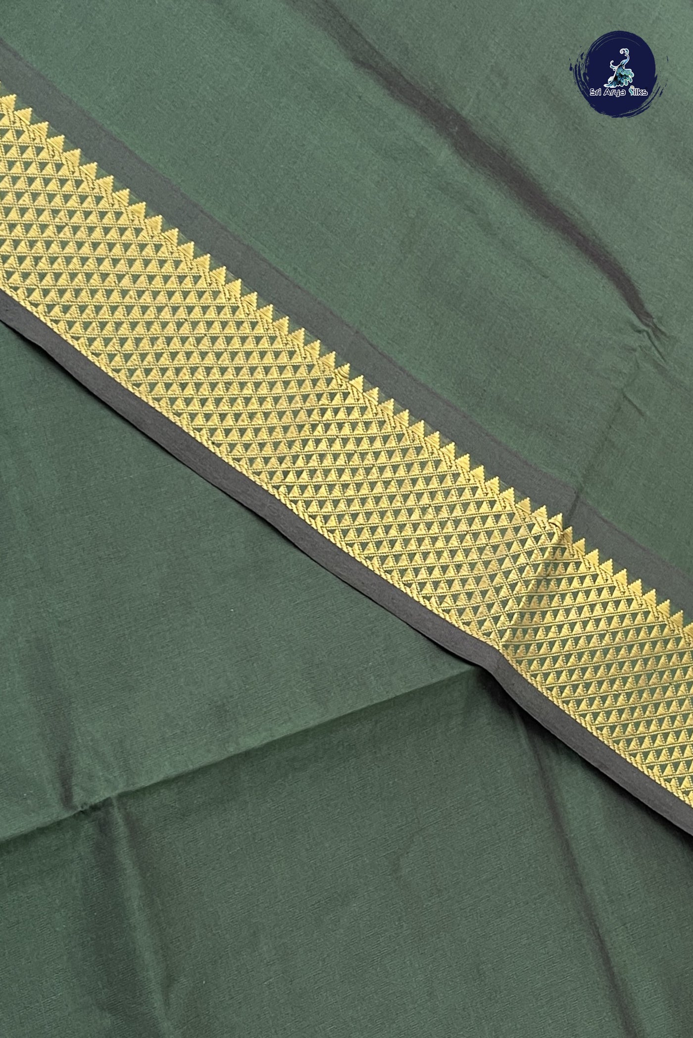 Dark Green Kanchi Semi Silk Cotton Saree With Plain Pattern