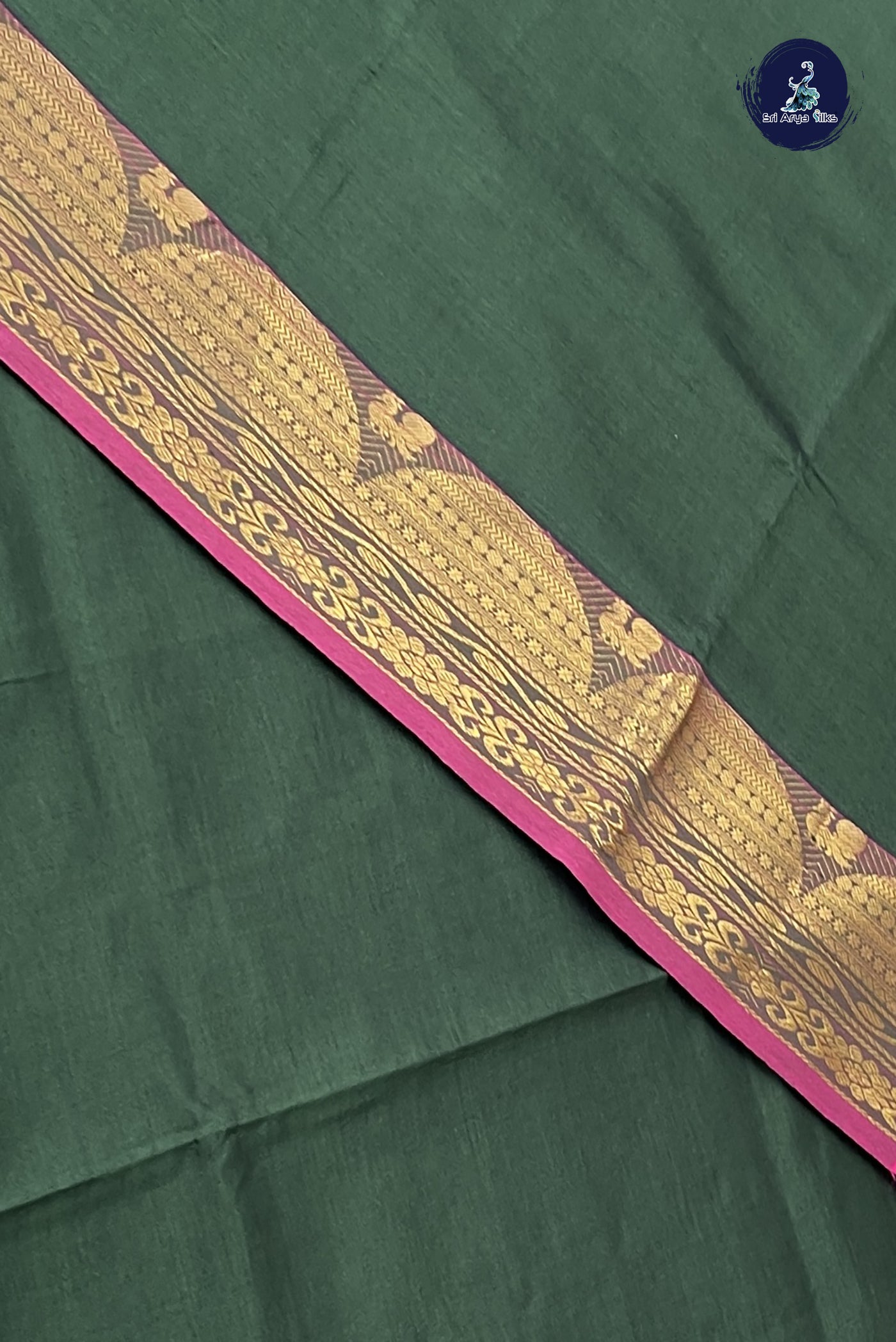 Green Kanchi Semi Silk Cotton Saree With Plain Pattern