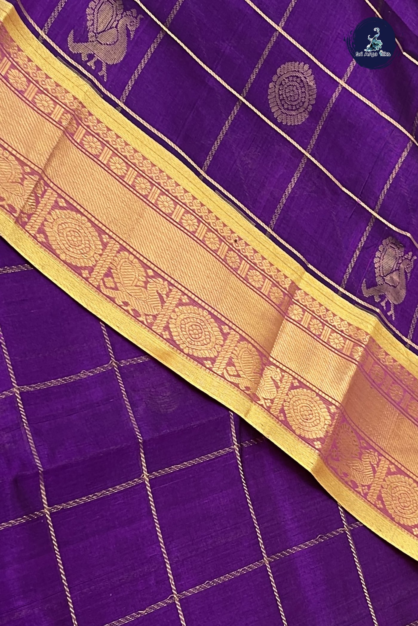 Dark Violet Checked Saree With Mayil Chakram Butta Pattern