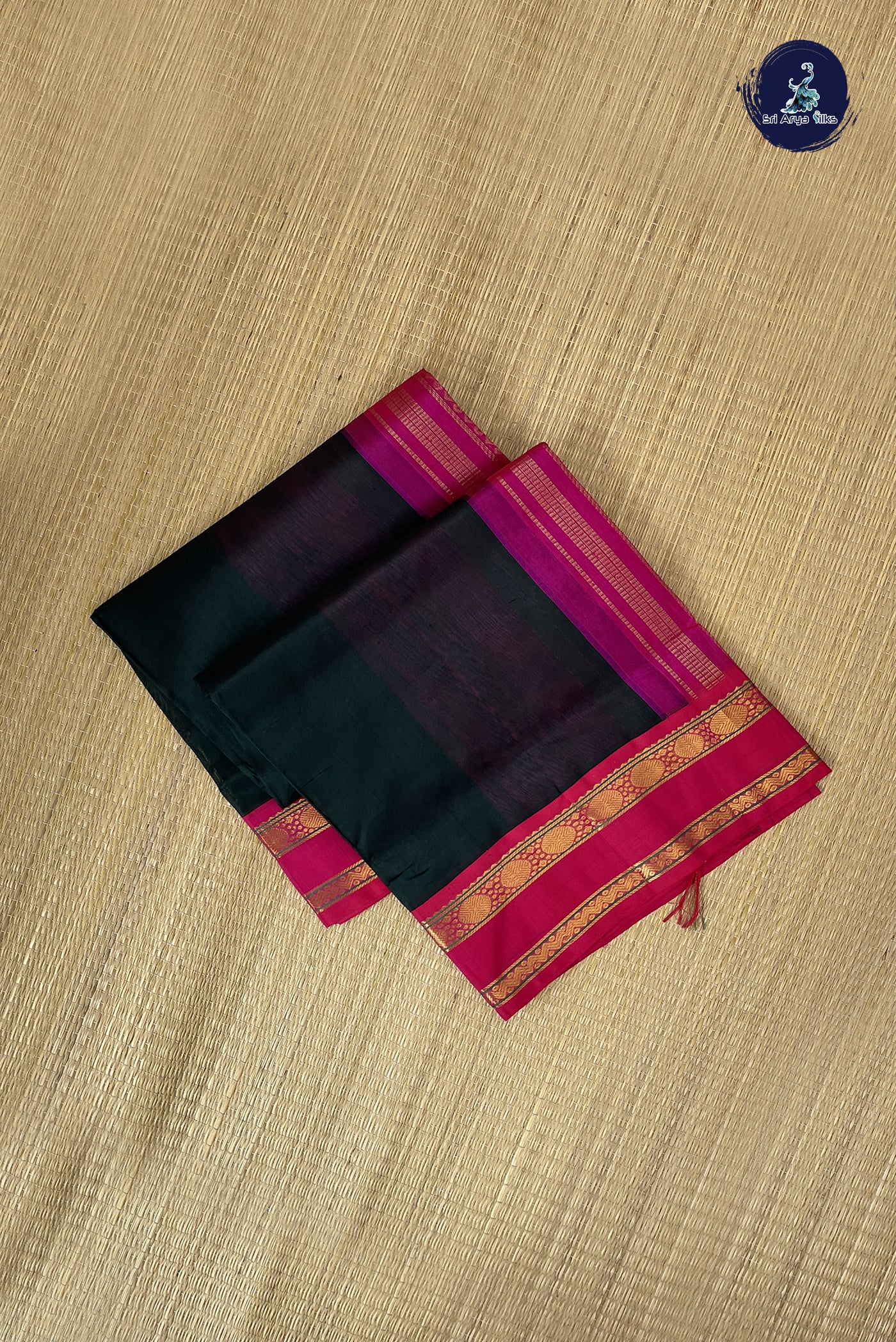 Dark Green Korvai Silk Cotton Saree With Plain Pattern