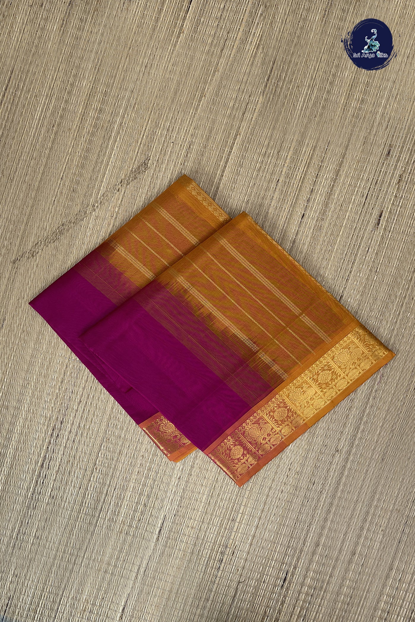 Magenta Simple Silk Cotton Saree With Plain Pattern