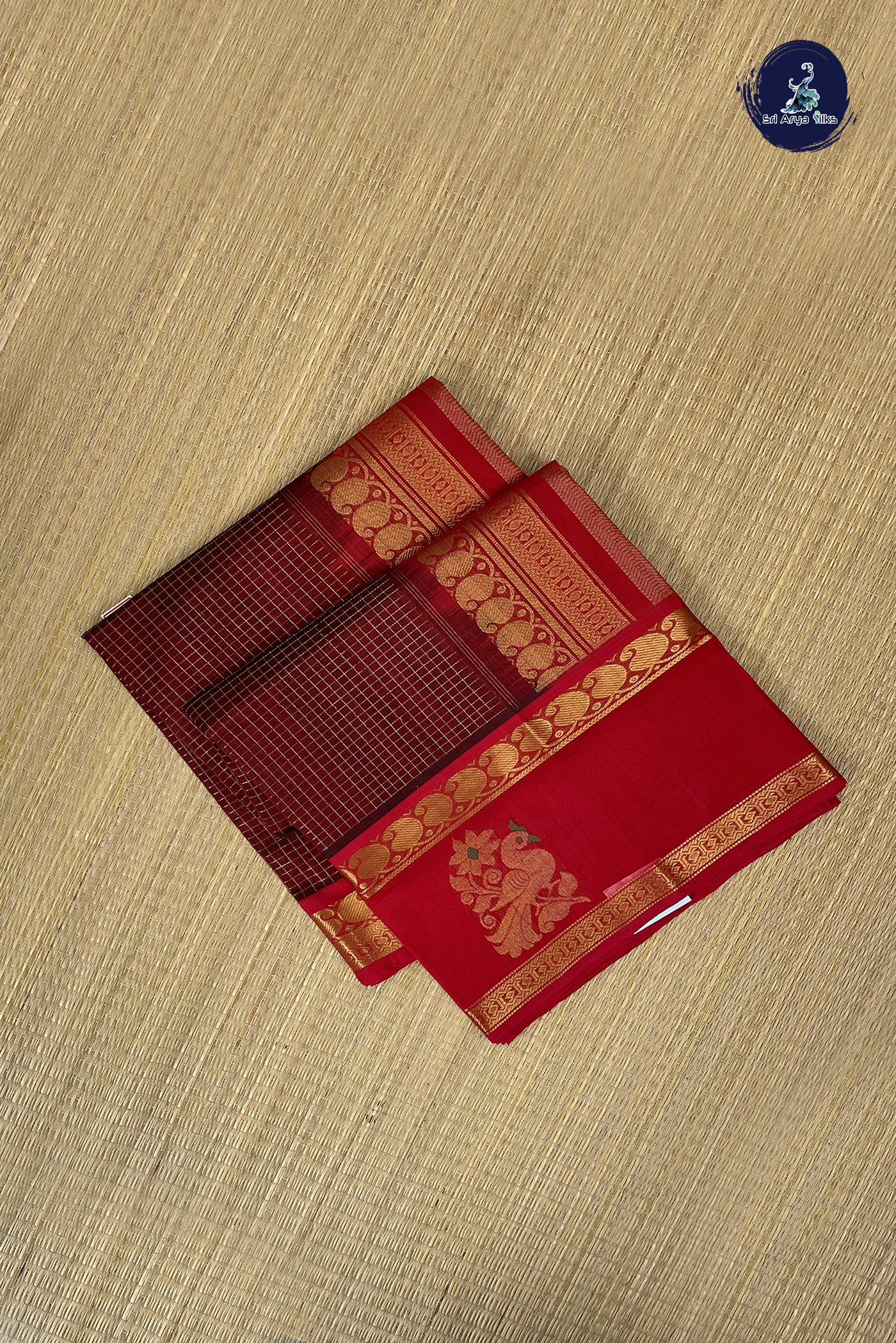 Dual Tone Maroon Checked Saree With Zari Checked Pattern