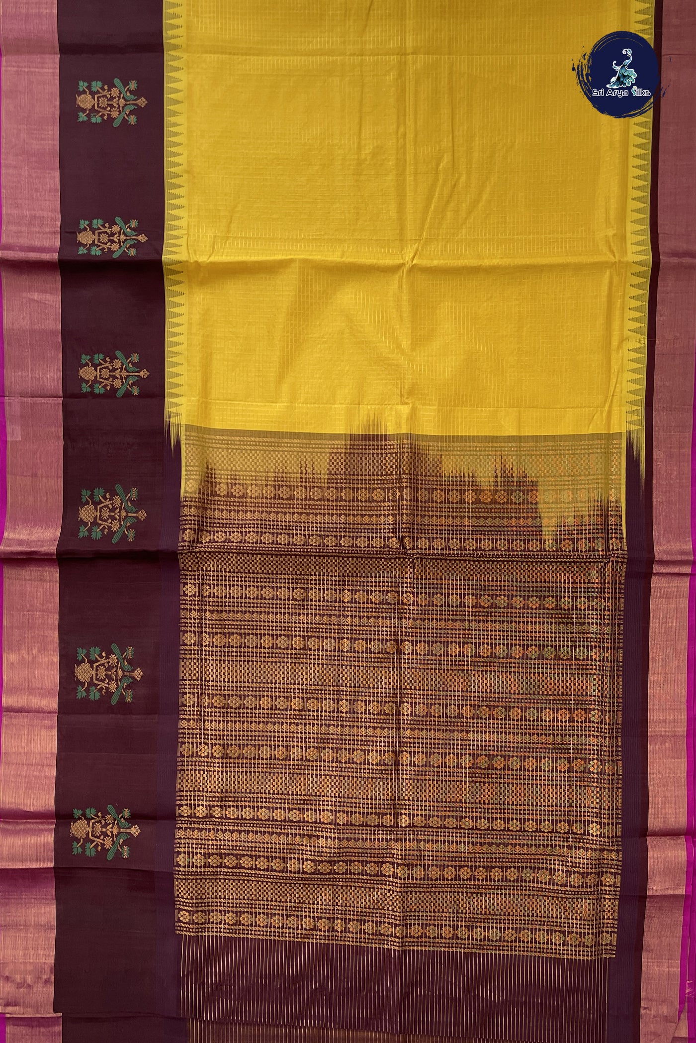 Mustard Checked Saree With Checked Pattern