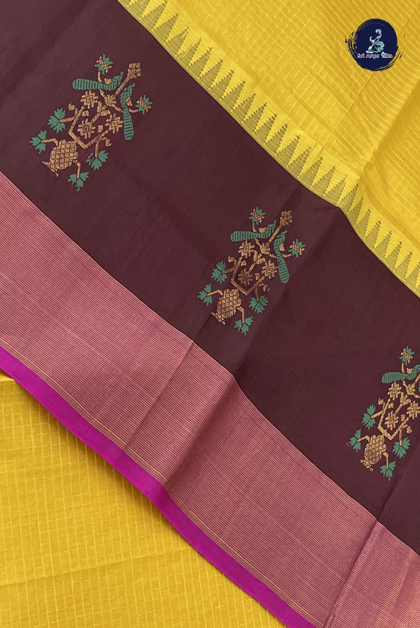 Mustard Checked Saree With Checked Pattern