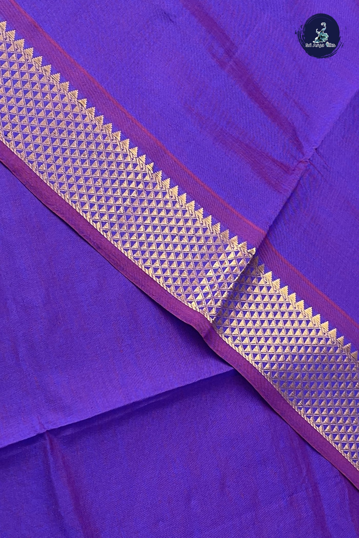 Dual Tone Violet Kanchi Semi Silk Cotton Saree With Plain Pattern