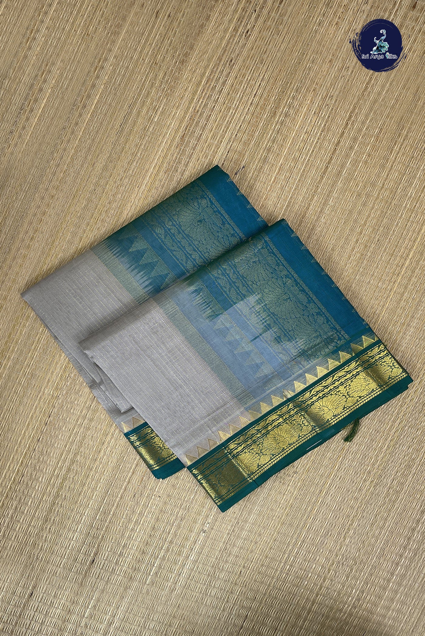 Silver Grey Checked Saree With Zari Checked Pattern
