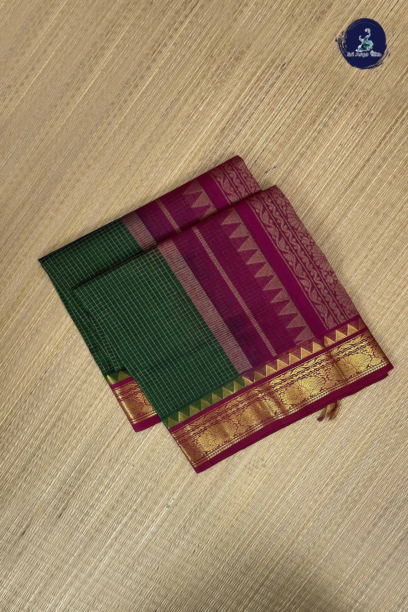 Bottle Green Checked Saree With Zari Checked Pattern