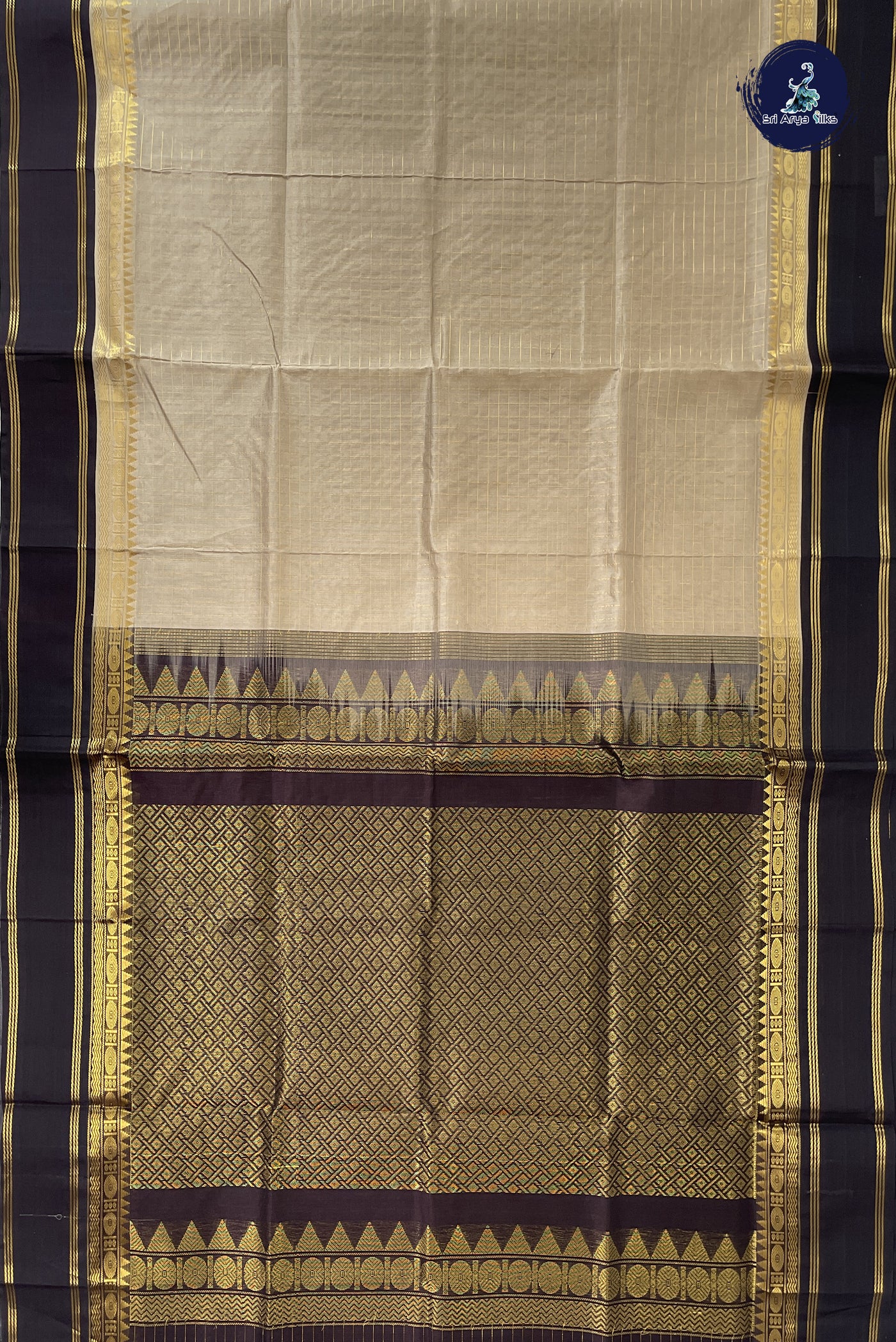 Grey Checked Saree With Zari Checked Pattern