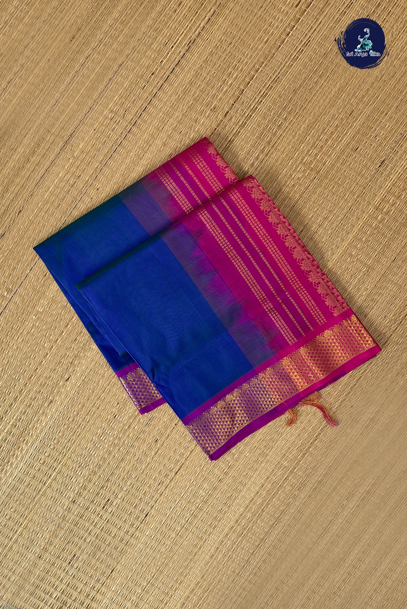 Blue Simple Silk Cotton Saree With Plain Pattern