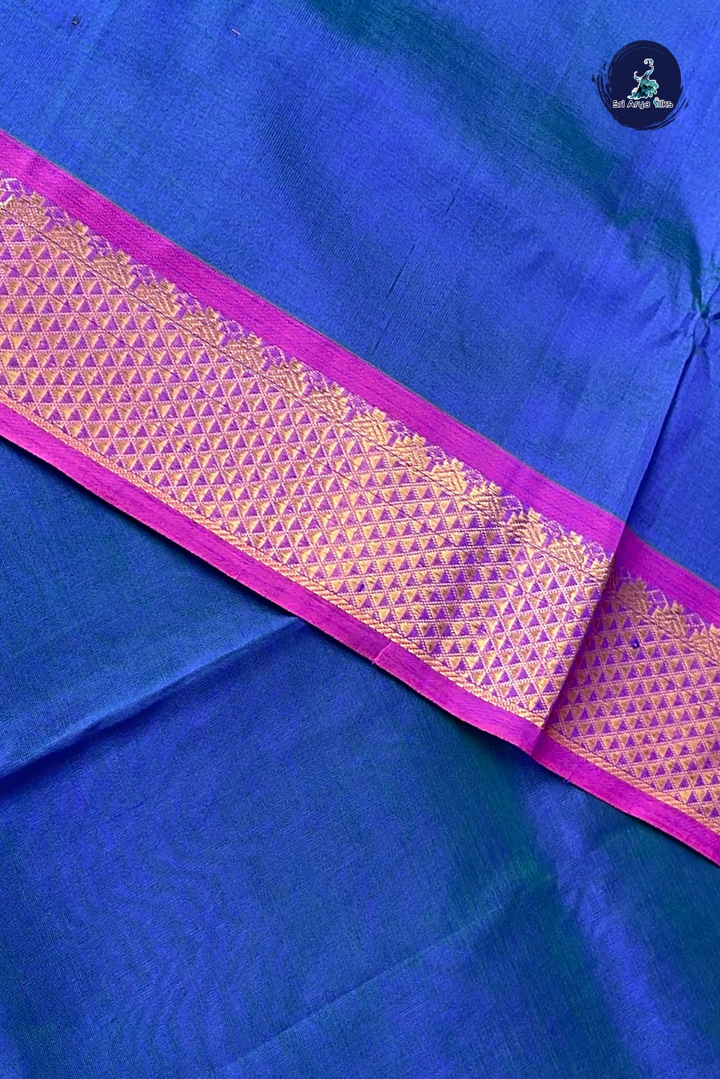 Blue Simple Silk Cotton Saree With Plain Pattern