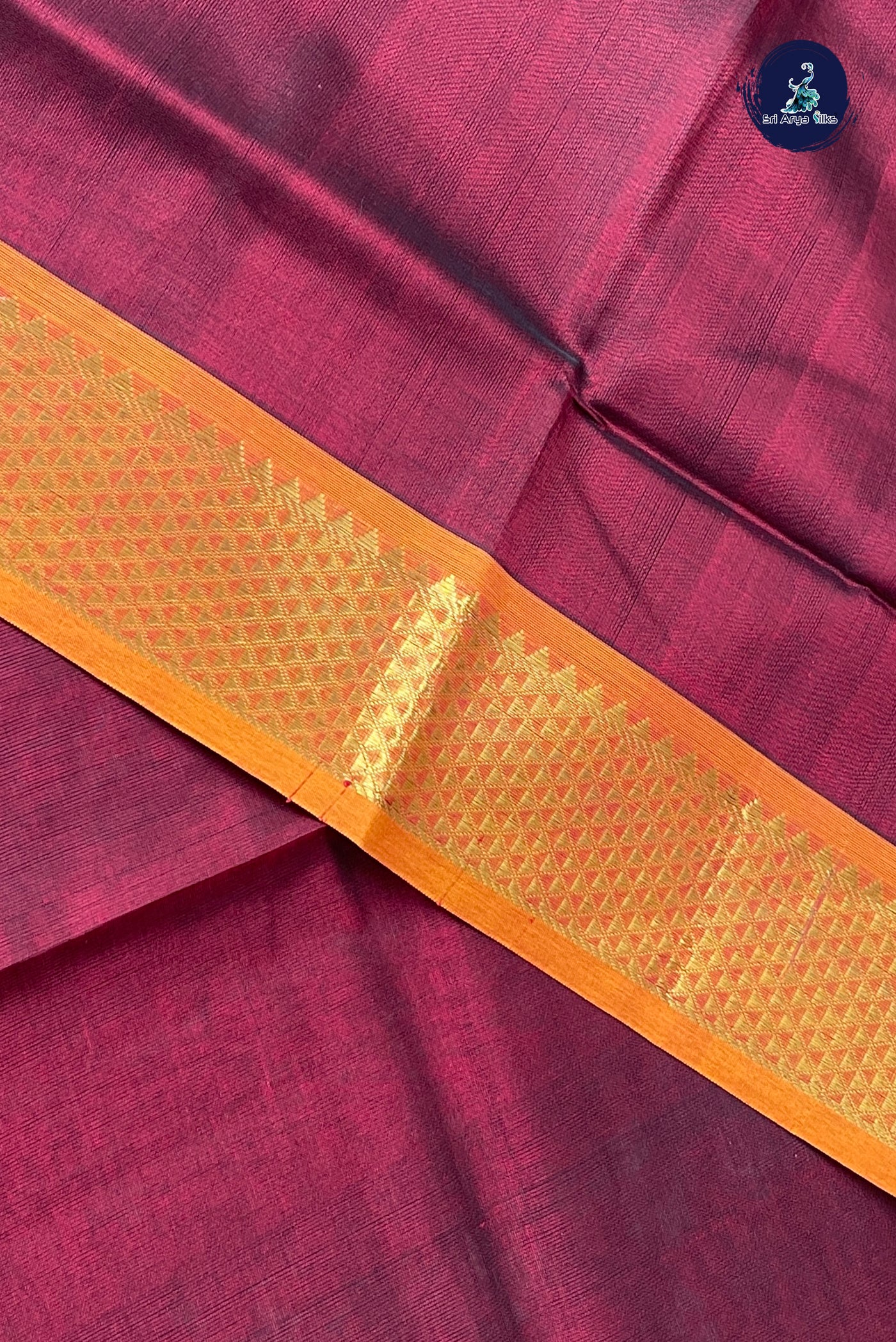 Maroon Simple Silk Cotton Saree With Plain Pattern