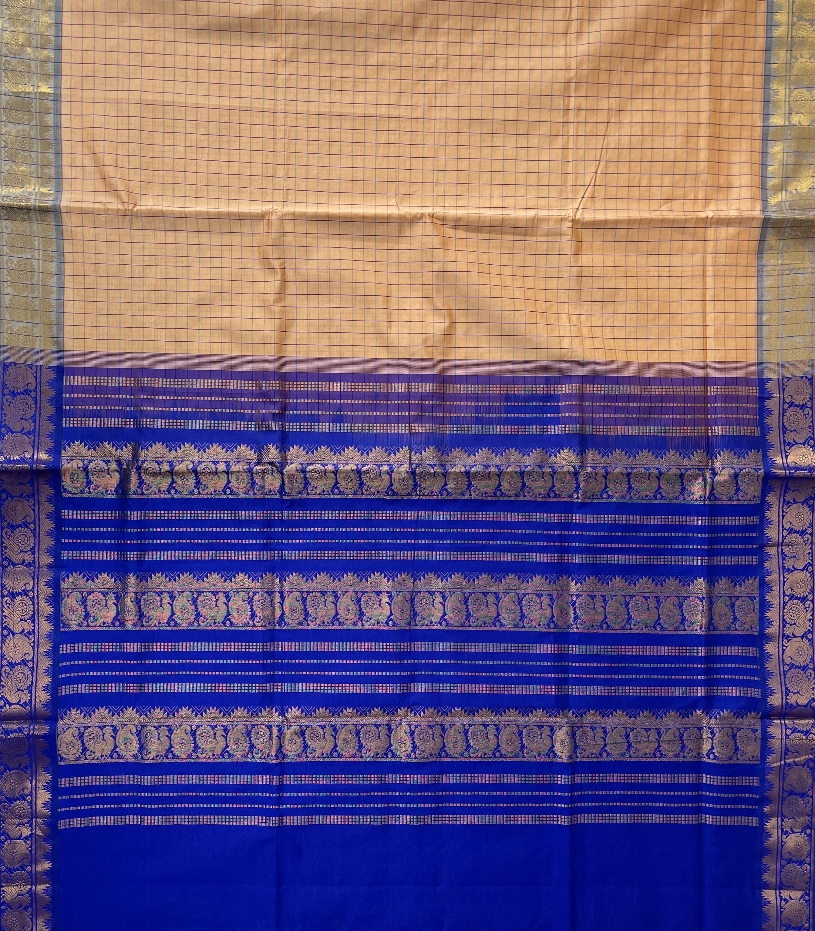 Cream Checked Saree With Checked Pattern