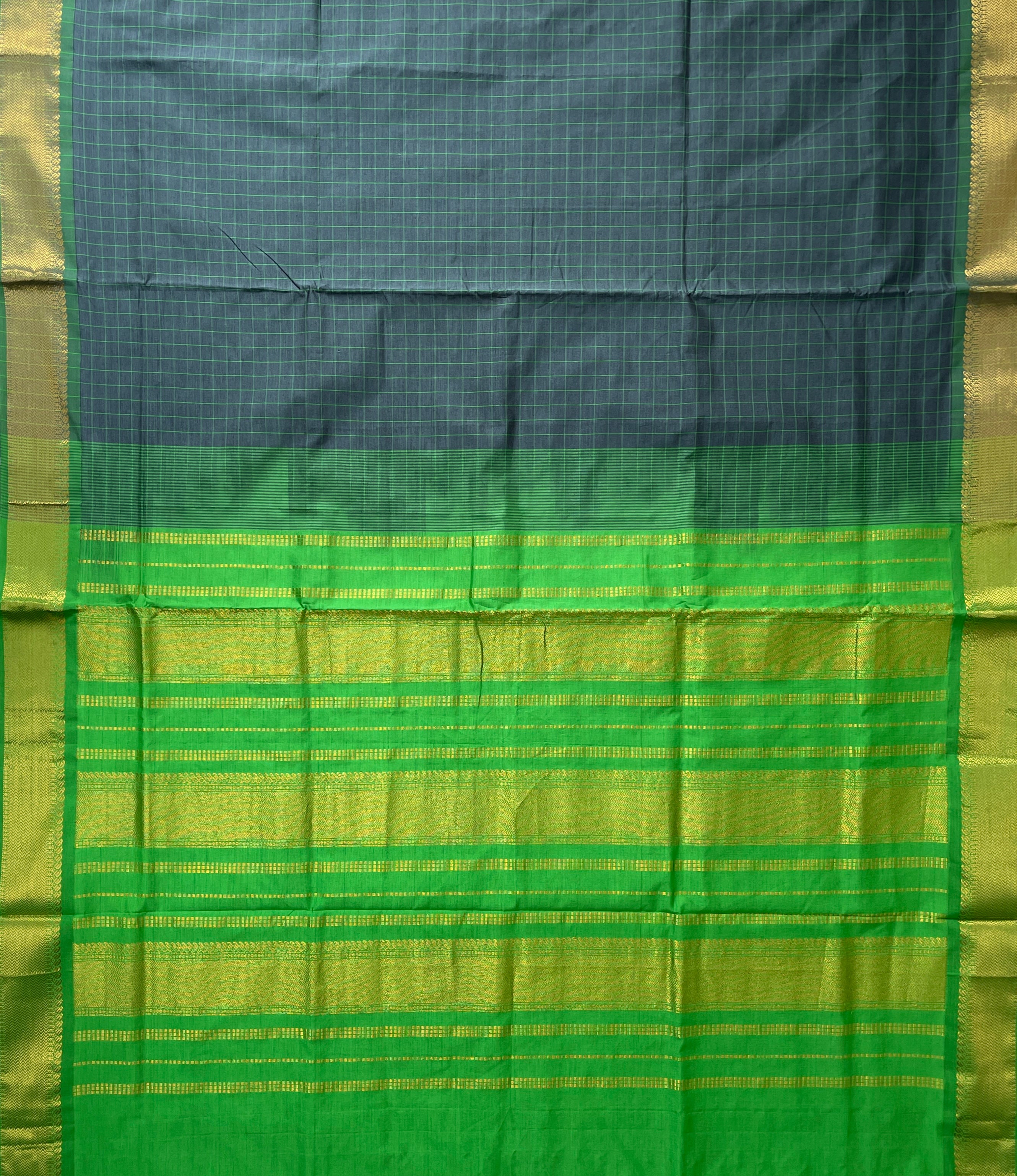 Grey Checked Saree With Checked Pattern