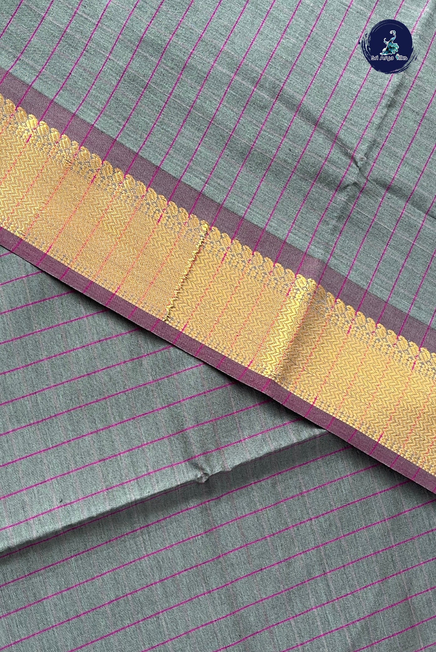 Grey Checked Saree With Checked Pattern