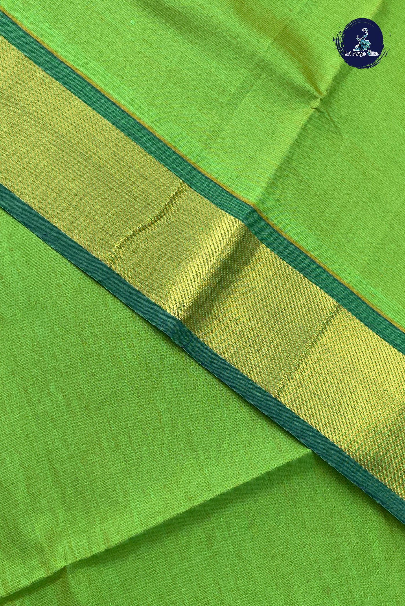 Light Green Half Pure Silk Cotton Saree With Plain Pattern
