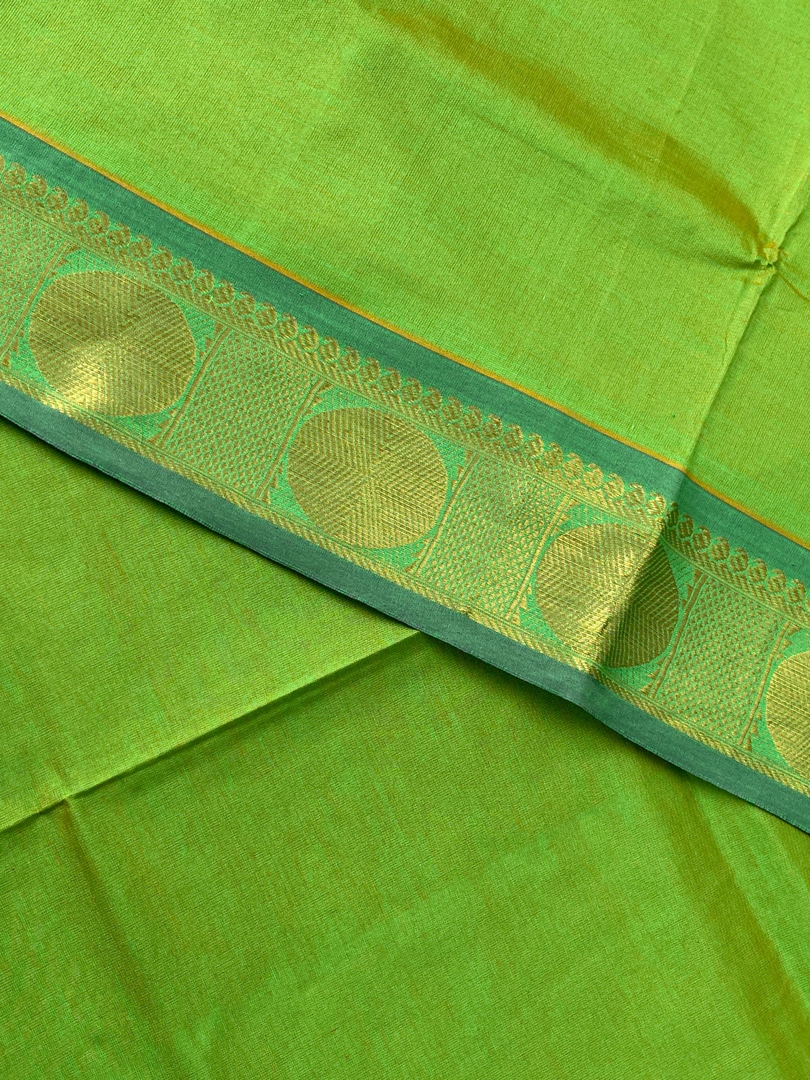 Light Green Half Pure Silk Cotton Saree With Plain Pattern