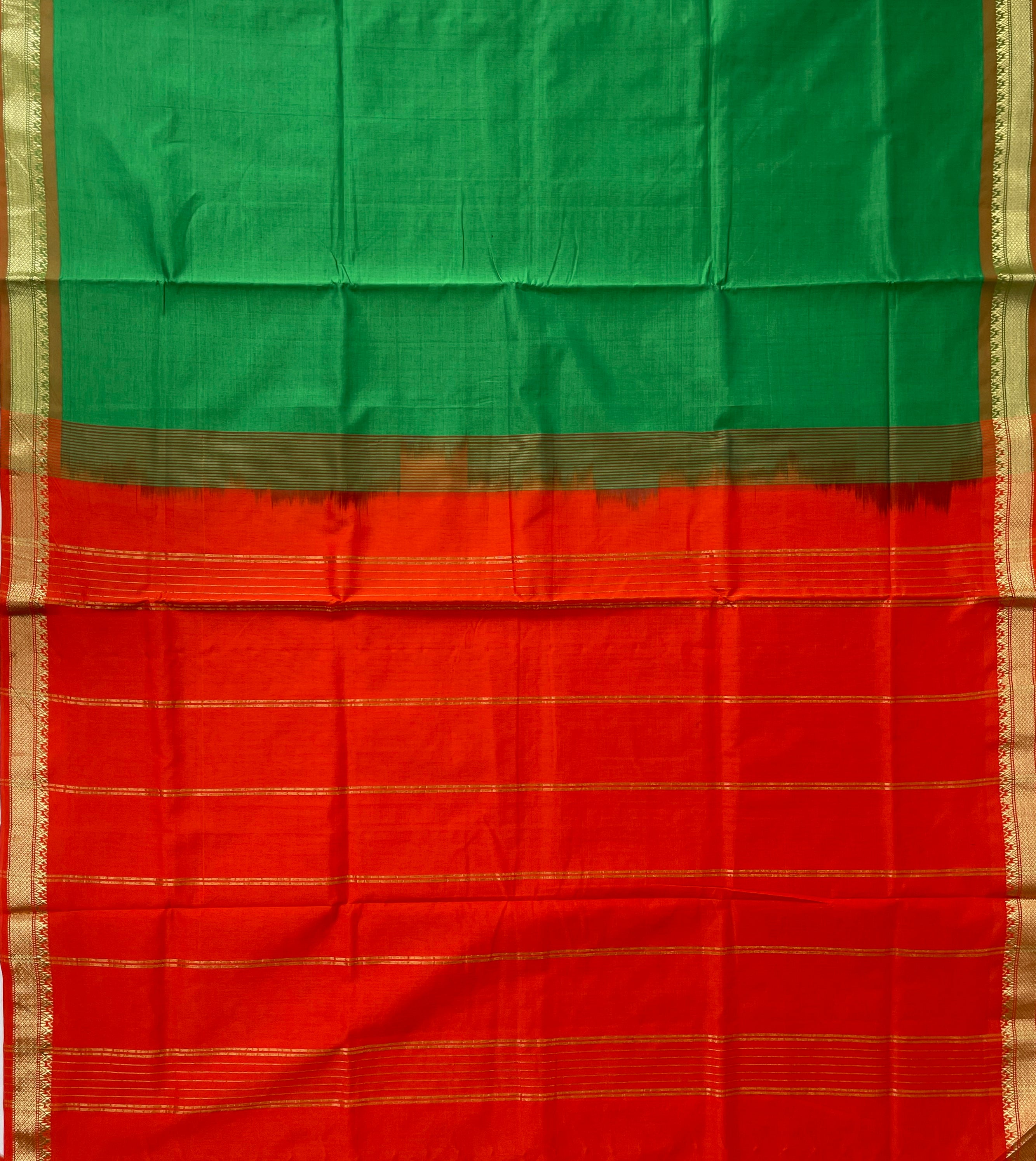 Green Half Pure Silk Cotton Saree With Plain Pattern