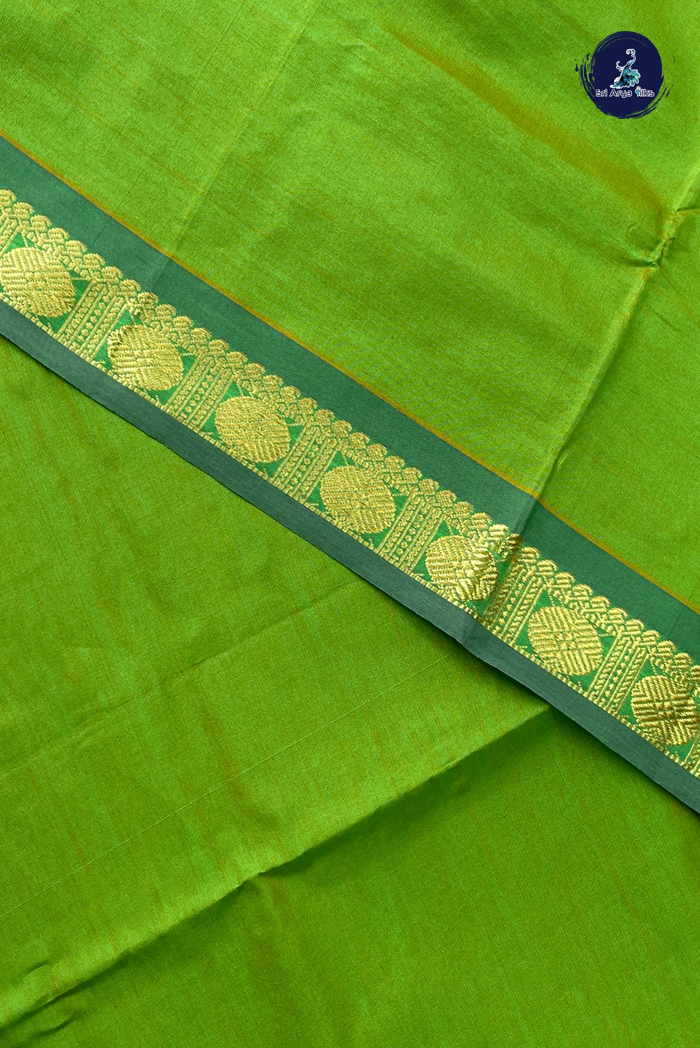Light Green Half Pure Silk Cotton Saree With Plain Pattern