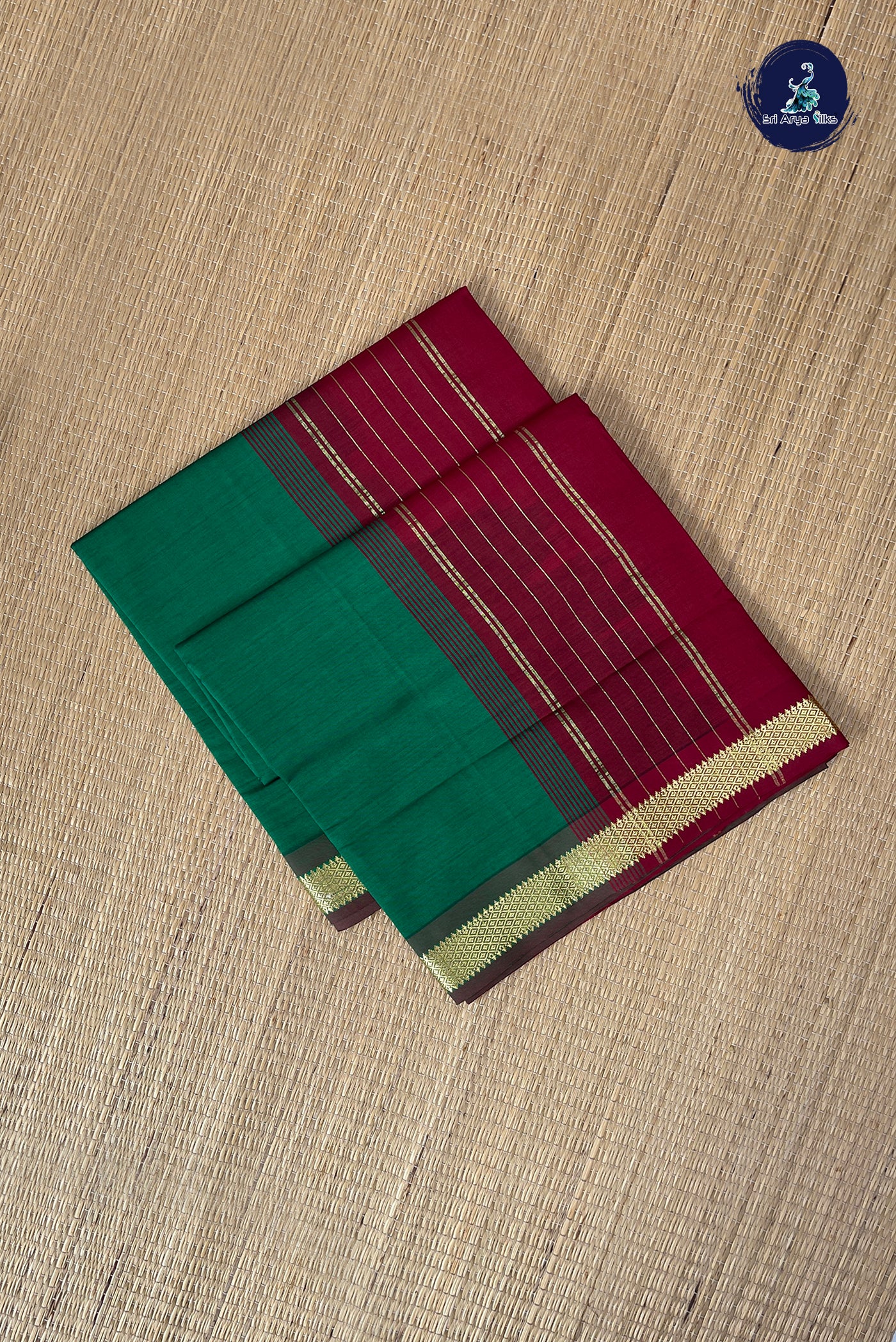Green Half Pure Silk Cotton Saree With Plain Pattern