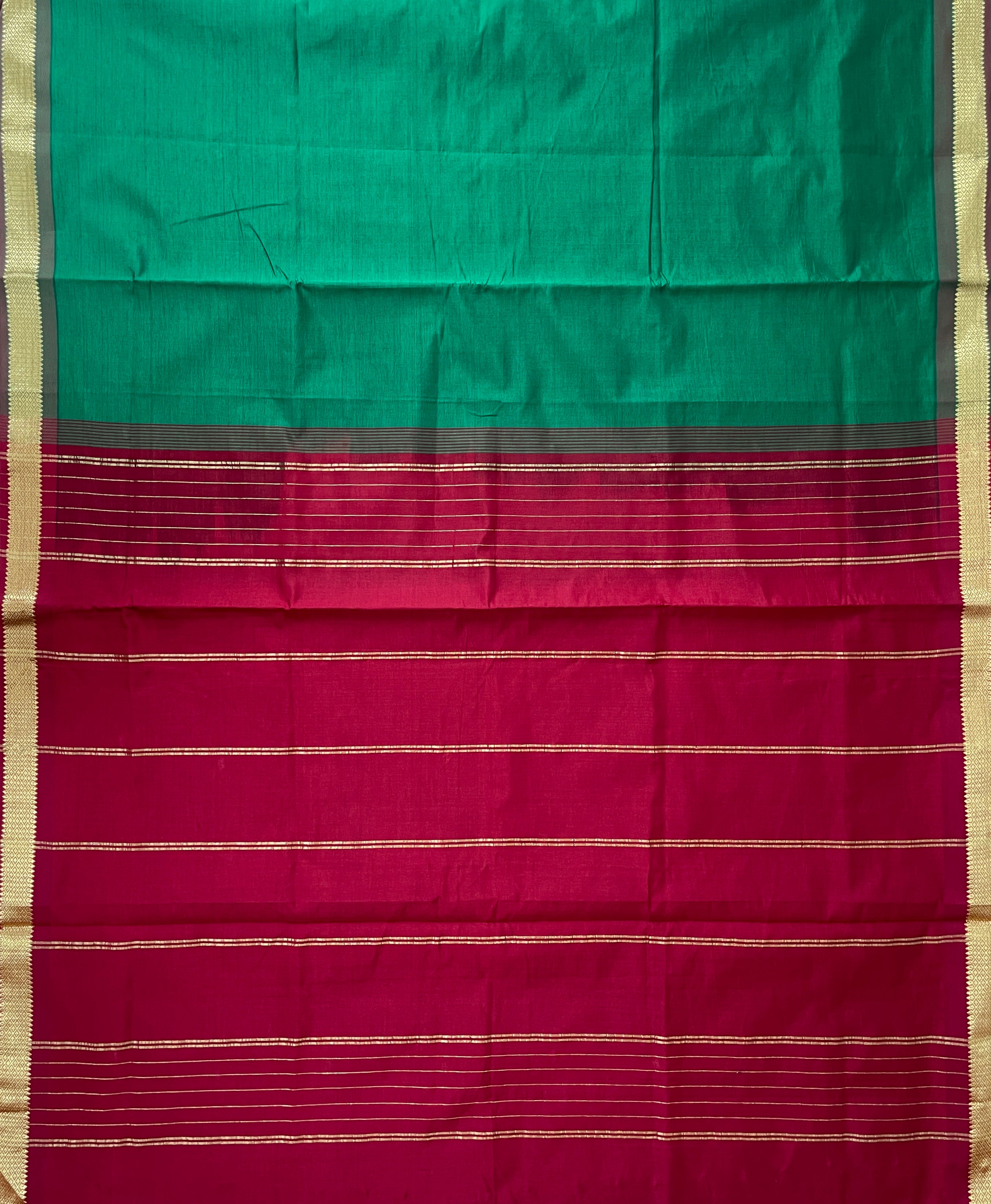 Green Half Pure Silk Cotton Saree With Plain Pattern