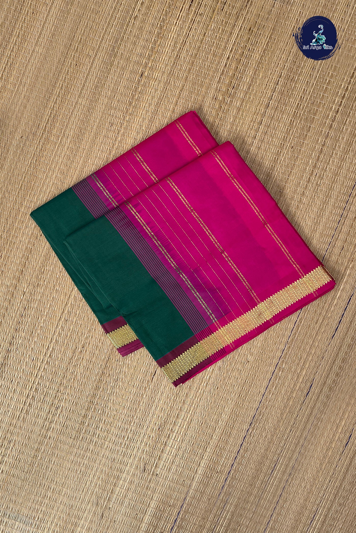 Green Half Pure Silk Cotton Saree With Plain Pattern