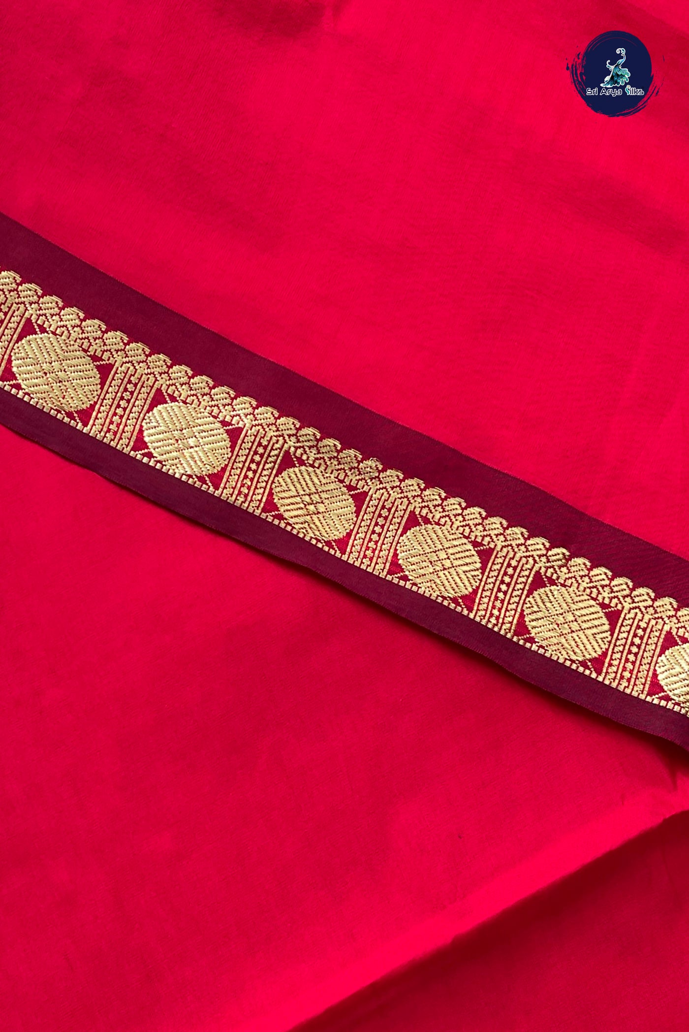 Red Half Pure Silk Cotton Saree With Plain Pattern