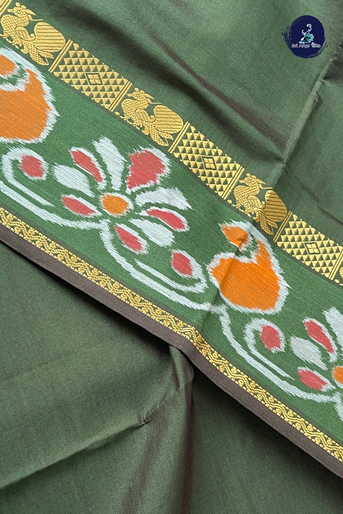 Dark Green Half Pure Silk Cotton Saree With Plain Pattern