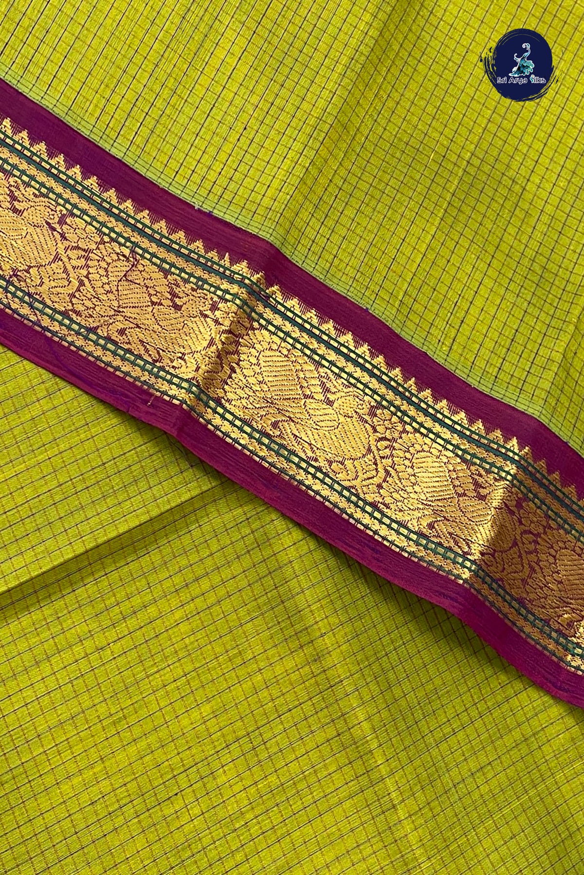 Mehendi Green Checked Saree With Checked Pattern