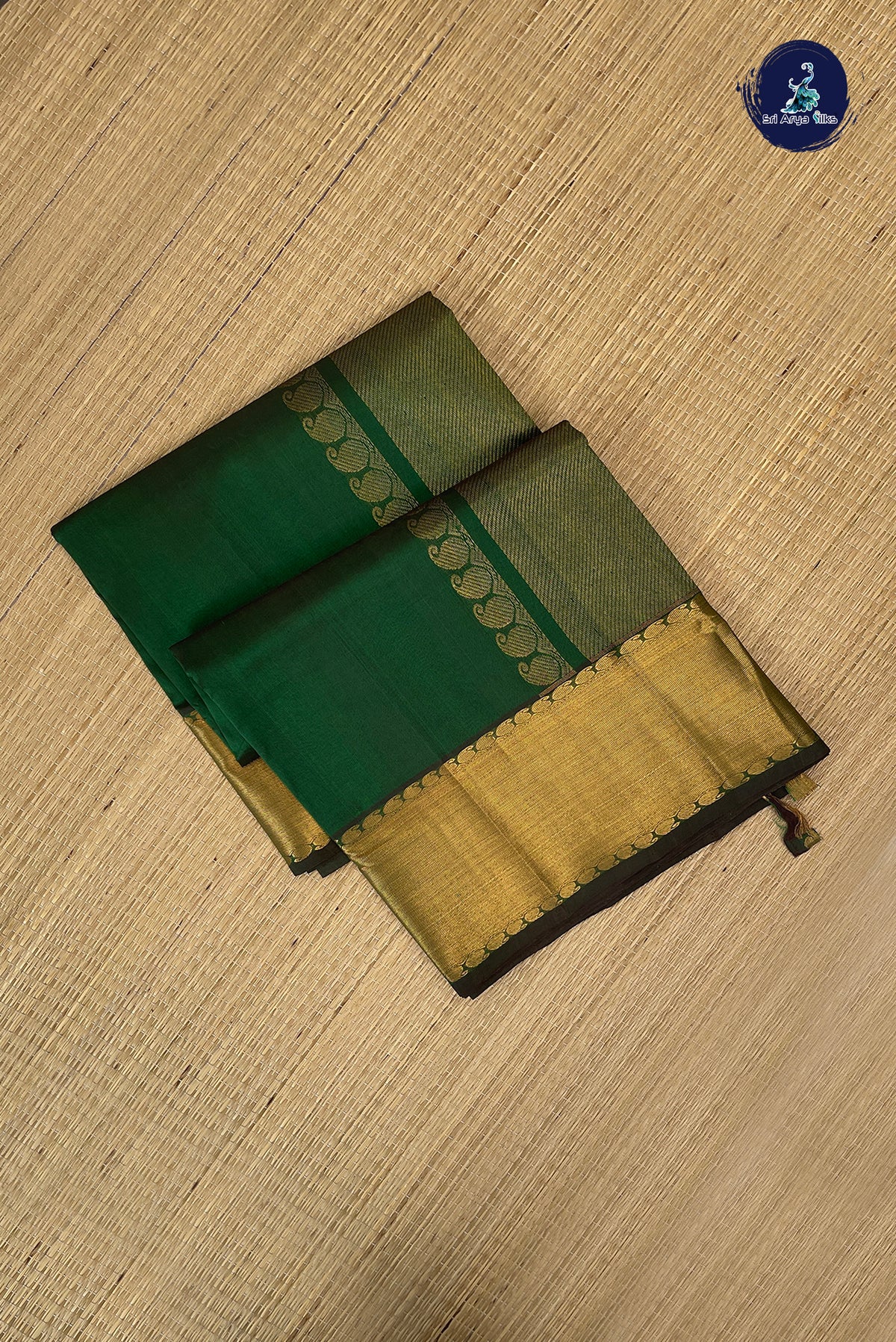 Bottle Green Bridal Silk Cotton Saree With Plain Pattern