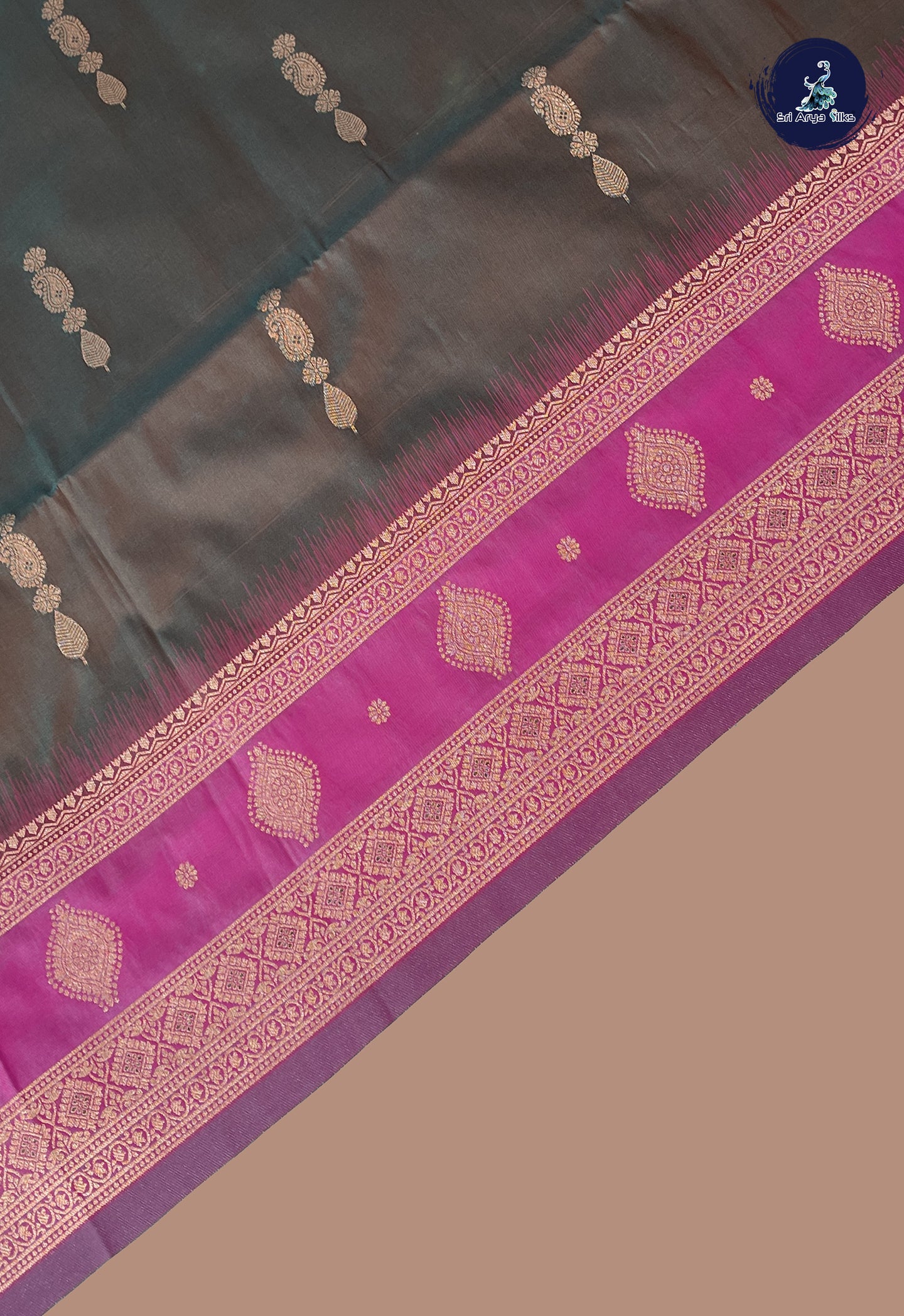Manthulir Semi Soft Silk Saree With Zari Buttas Pattern