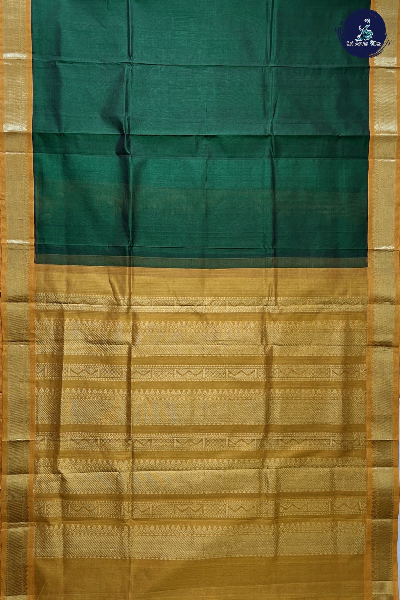 Bottle Green 10 Yards Silk Cotton Saree With Plain Pattern