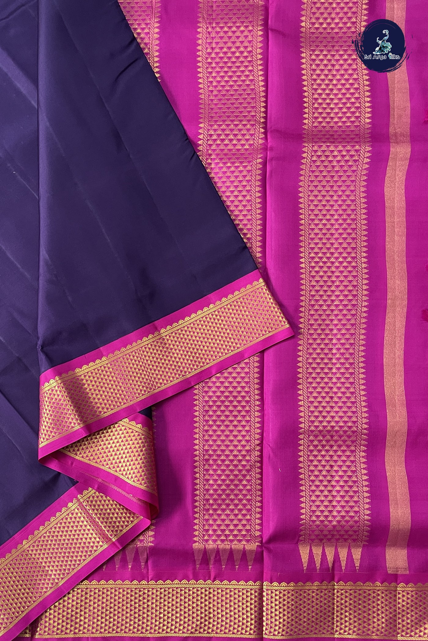 Jamun Madisar 10 Yards Silk Saree With Plain Pattern
