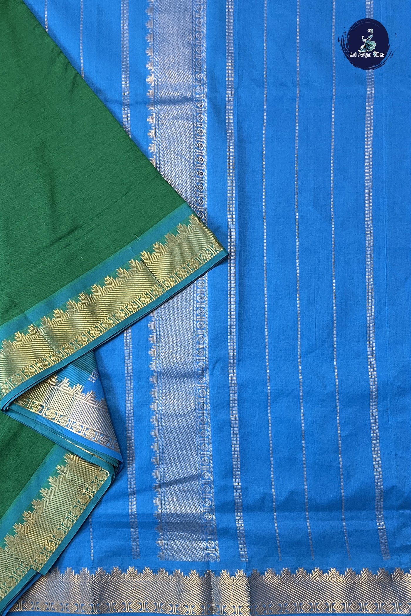 Dark Green 10 Yards Silk Cotton Saree With Plain Pattern
