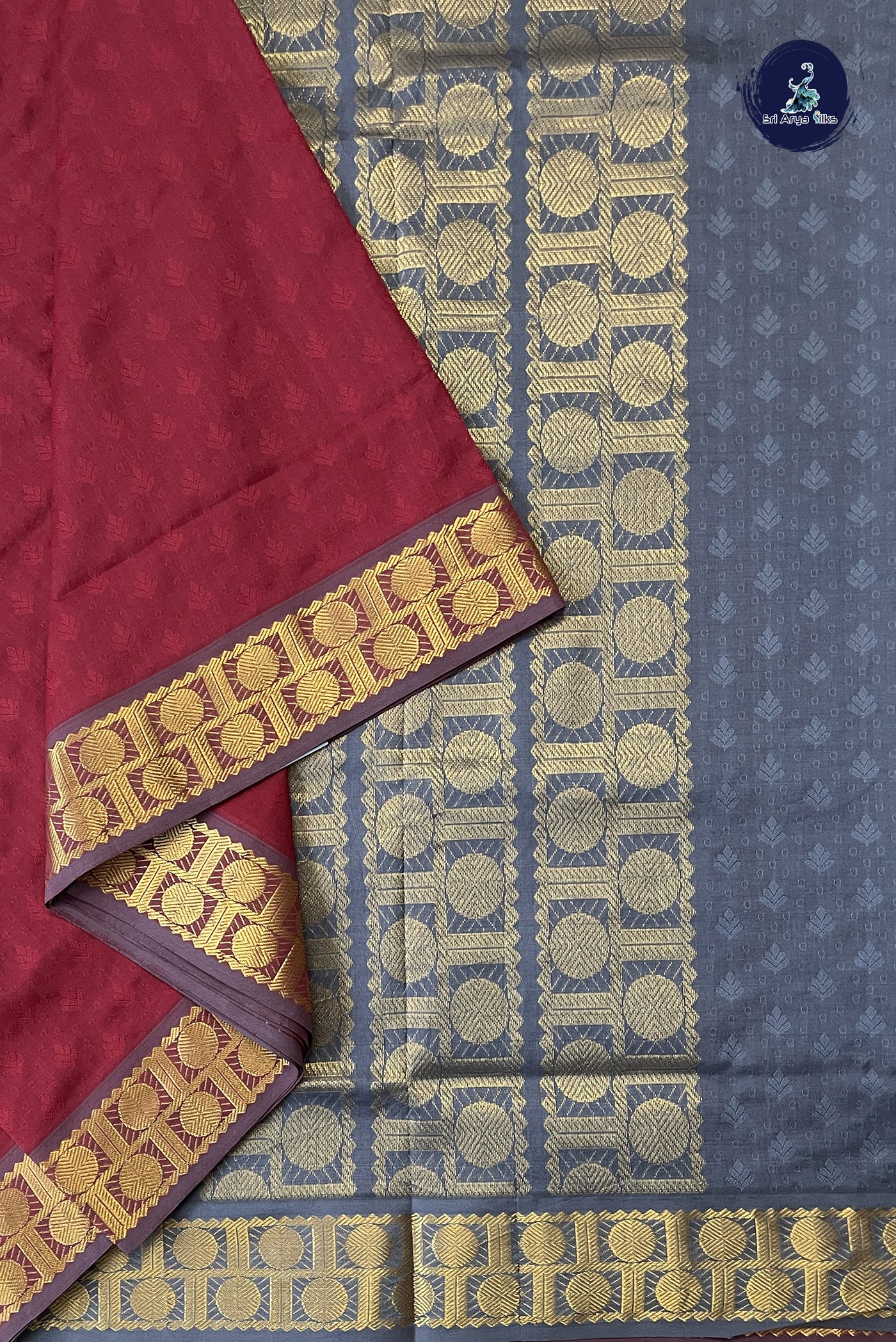 Maroon 10 Yards Silk Cotton Saree With Embossed Pattern