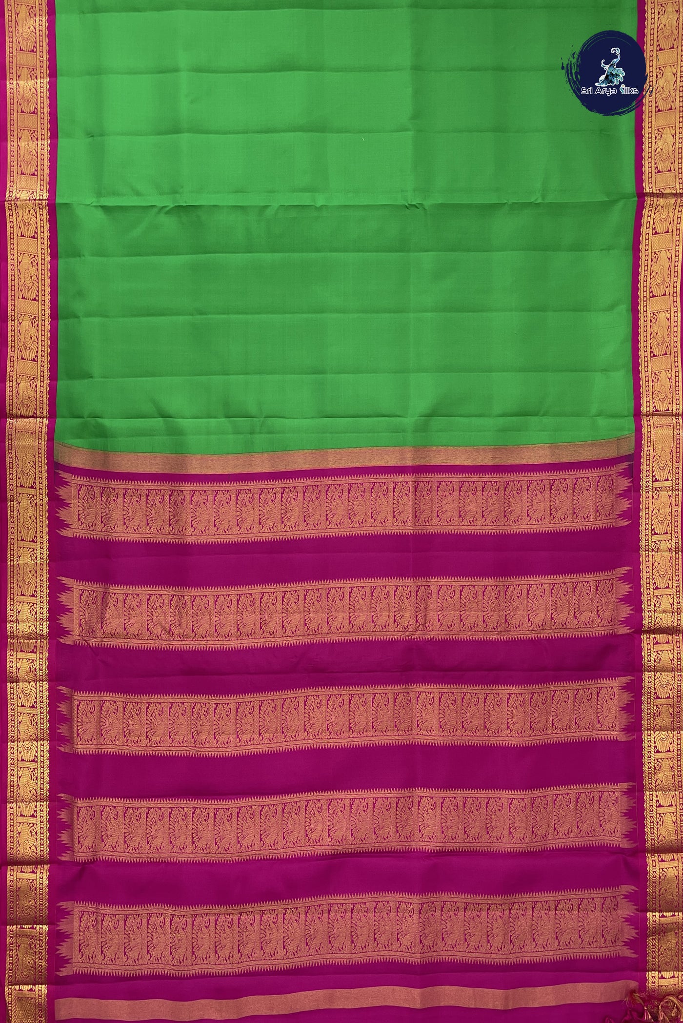 Light Green Madisar 10 Yards Silk Saree With Plain Pattern