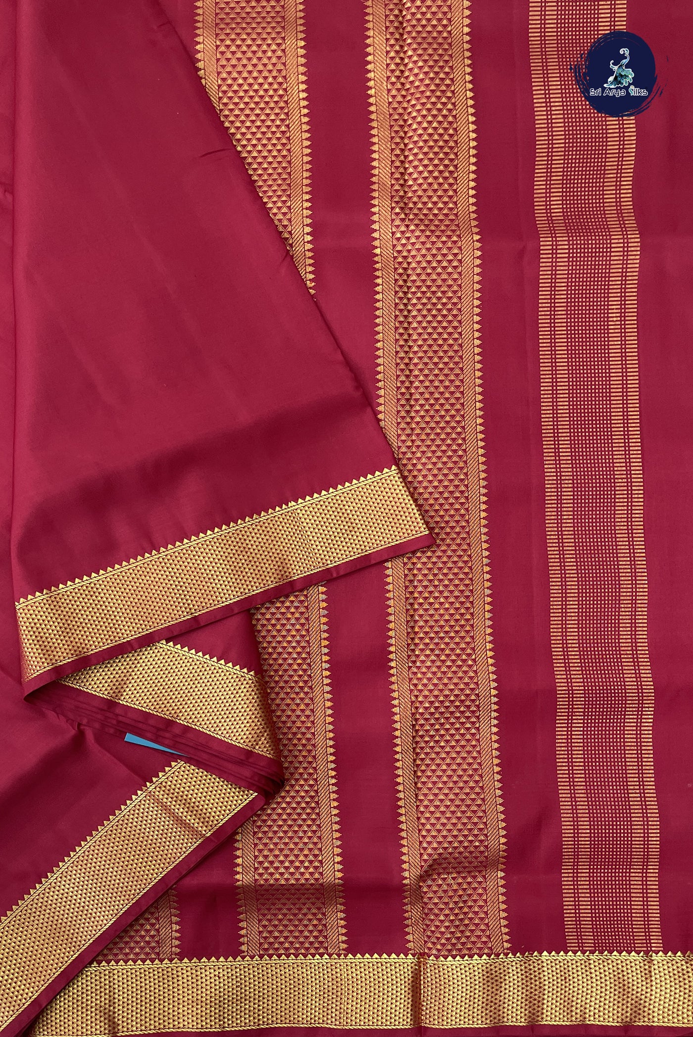 Maroon Madisar 10 Yards Silk Saree With Plain Pattern