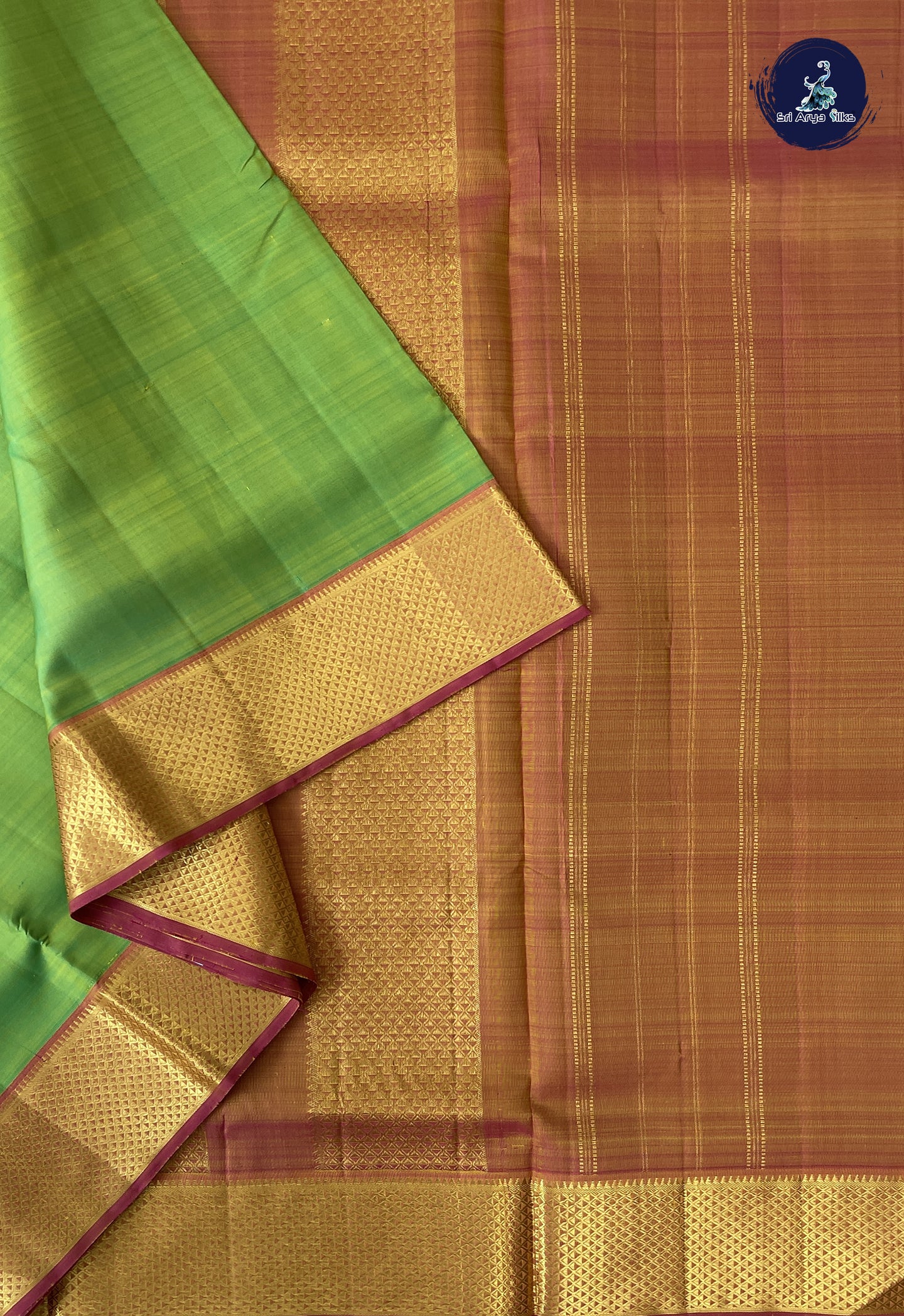 Lime Green Madisar 10 Yards Silk Saree With Plain Pattern