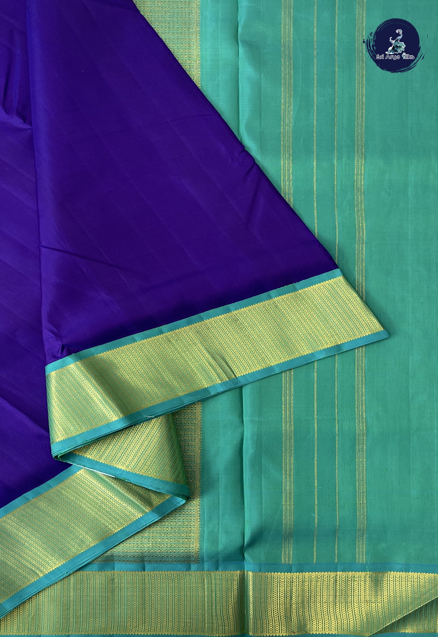 Violet Madisar 10 Yards Silk Saree With Plain Pattern