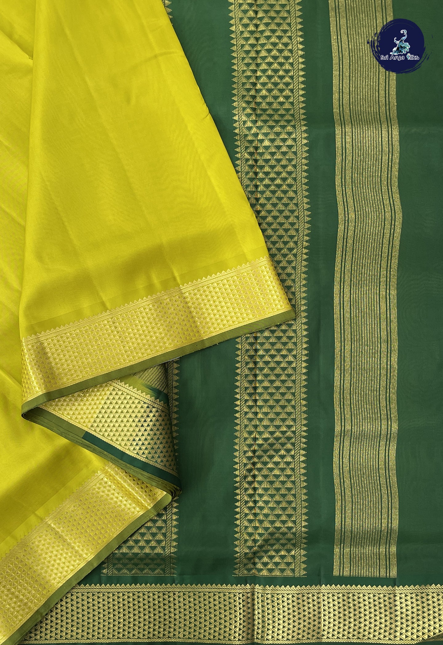 Lime Green Madisar 10 Yards Silk Saree With Plain Pattern