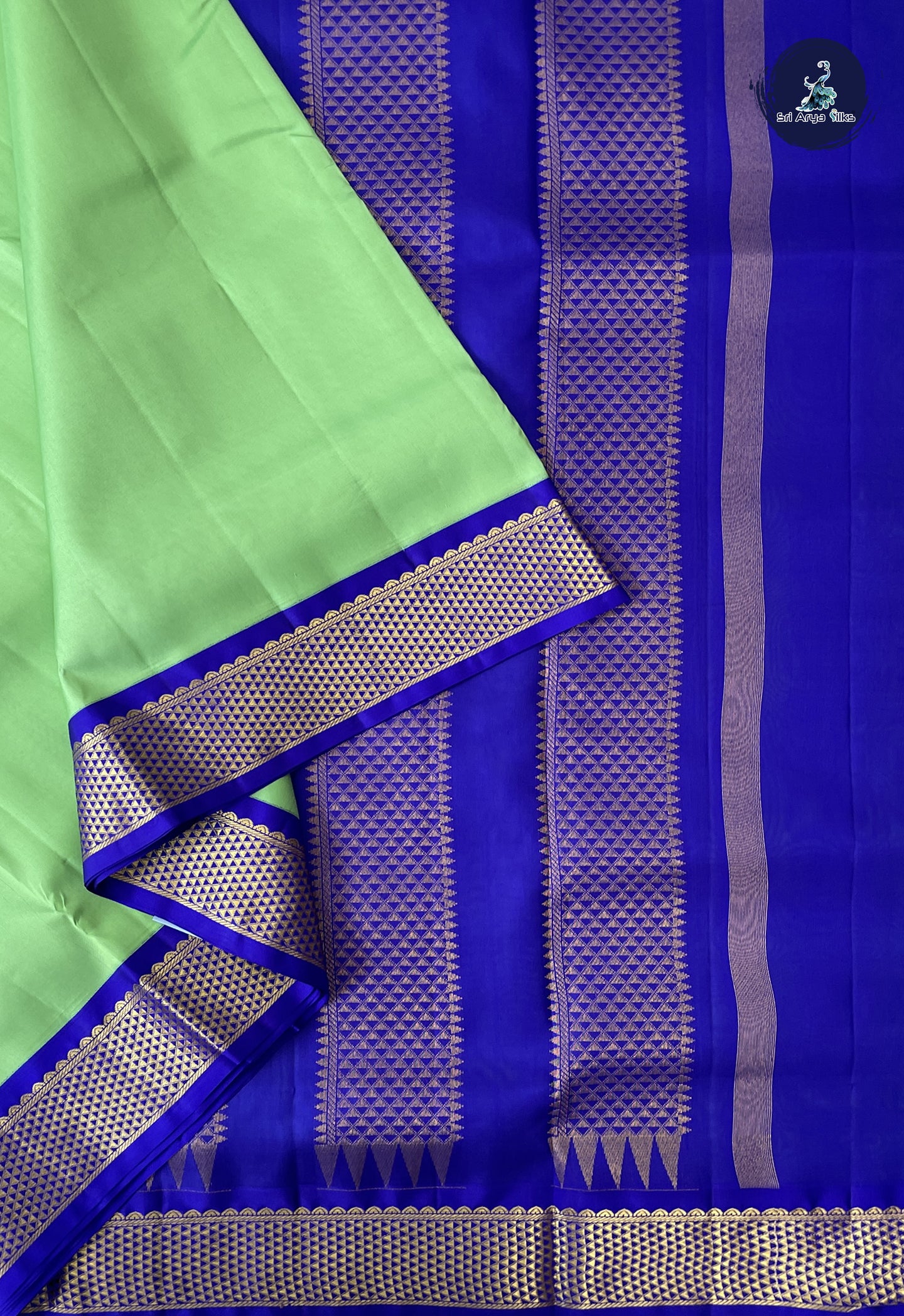 Pista Green Madisar 10 Yards Silk Saree With Plain Pattern